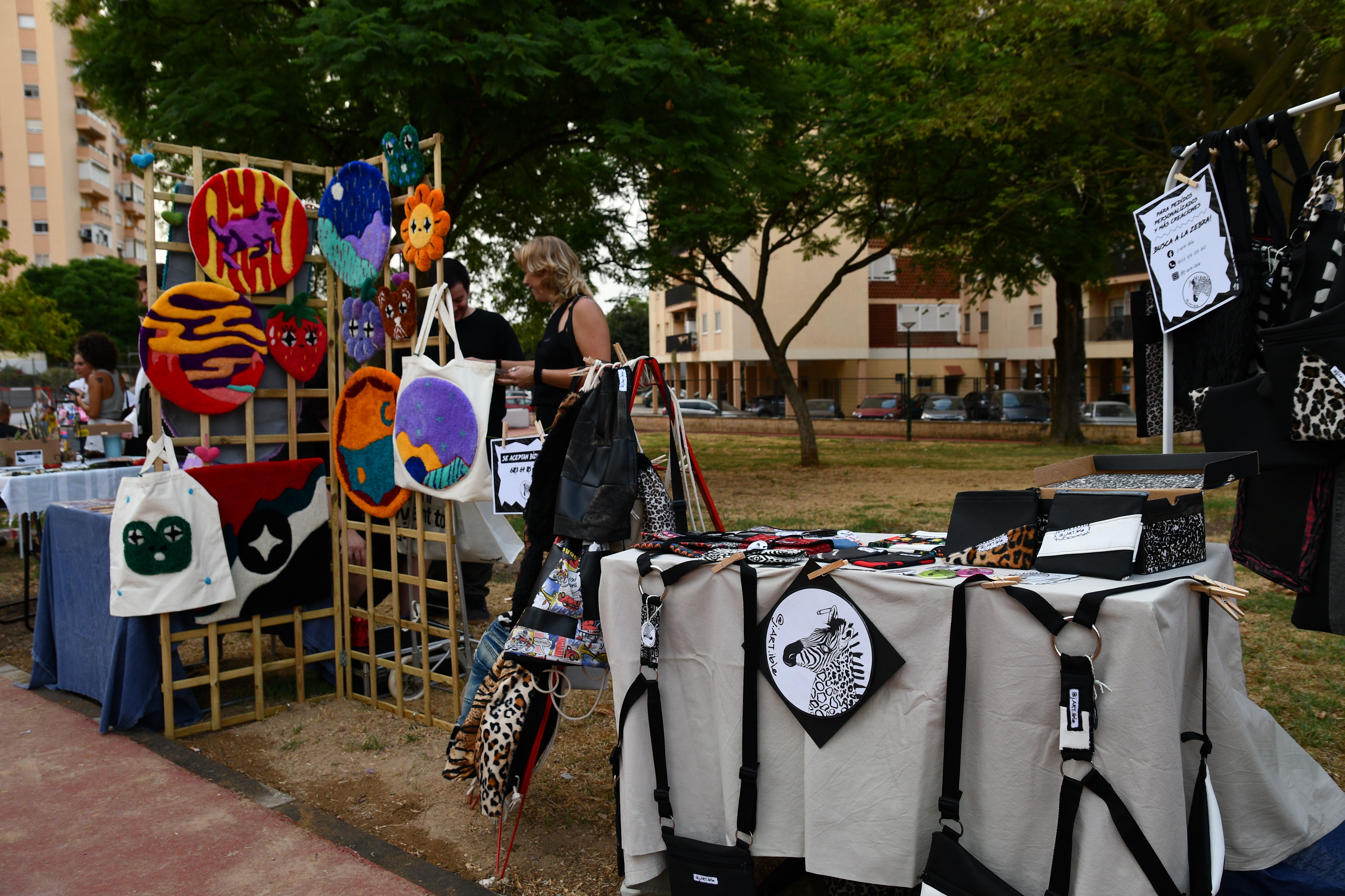 Uno de los mercadillos instalado en el parque de San Joaquín. 