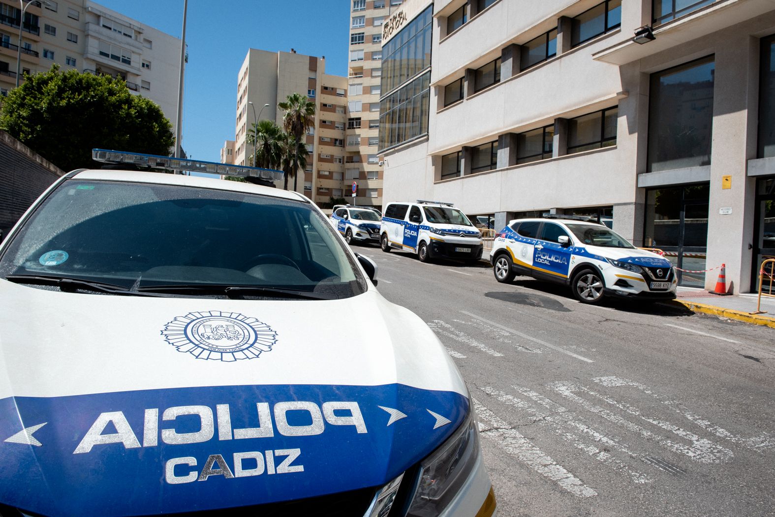 Un coche de la Policía Local de Cádiz en una imagen reciente.