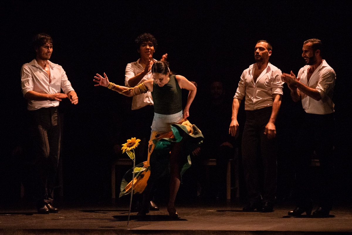 Un momento de 'Ariadna (al hilo del mito)', de Rafaela Carrasco, en la apertura del 24 Festival de Jerez. FOTO: MANU GARCÍA