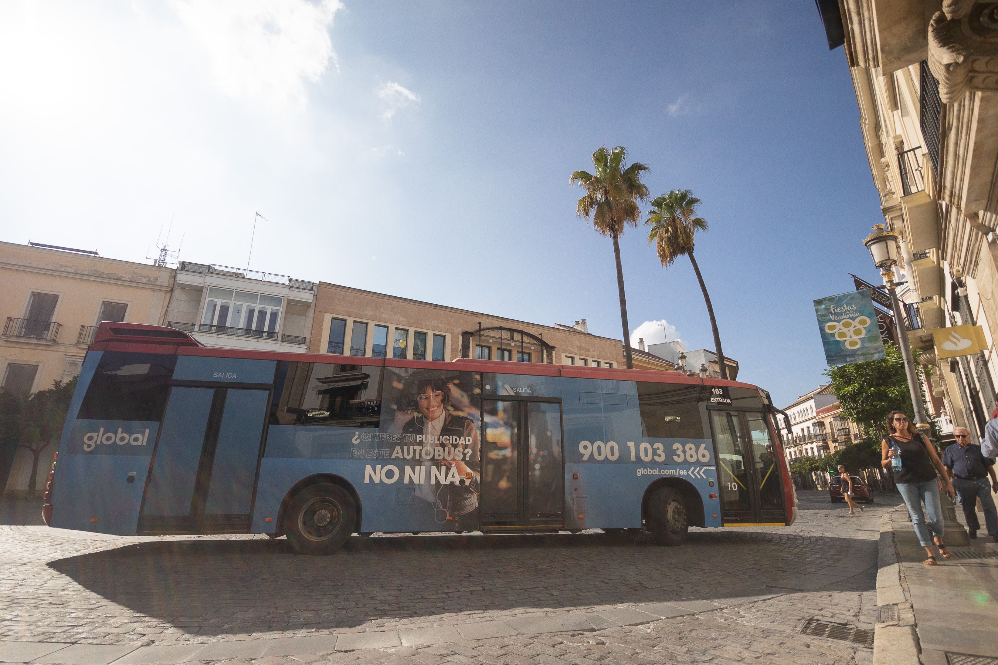 Imagen reciente de un autobús urbano de Jerez.