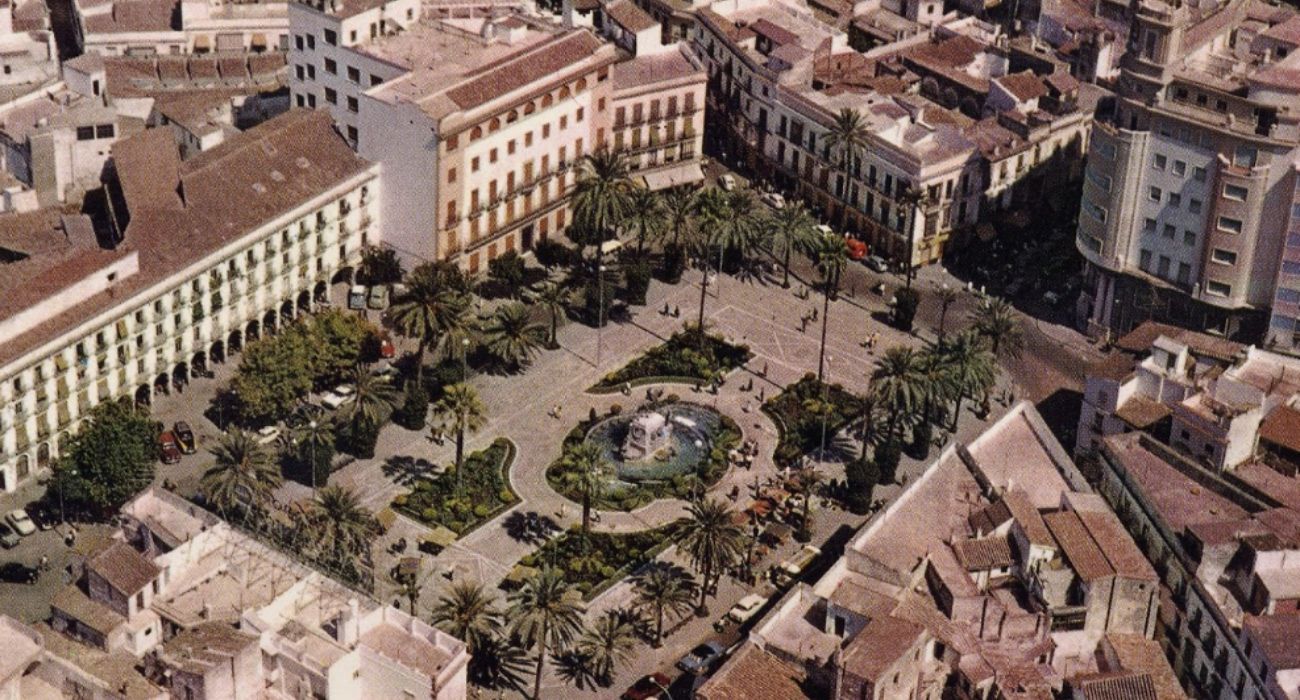 Una imagen de los años 70 de la plaza del Arenal de Jerez.