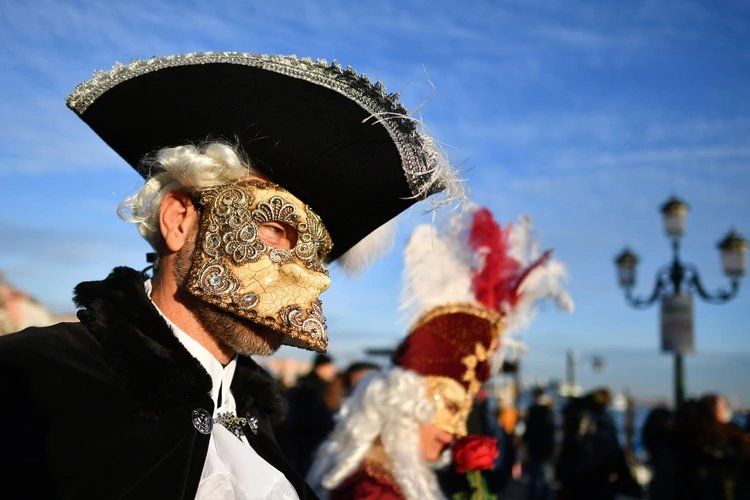 Máscaras en Venecia por Carnaval, en una imagen en Twitter.