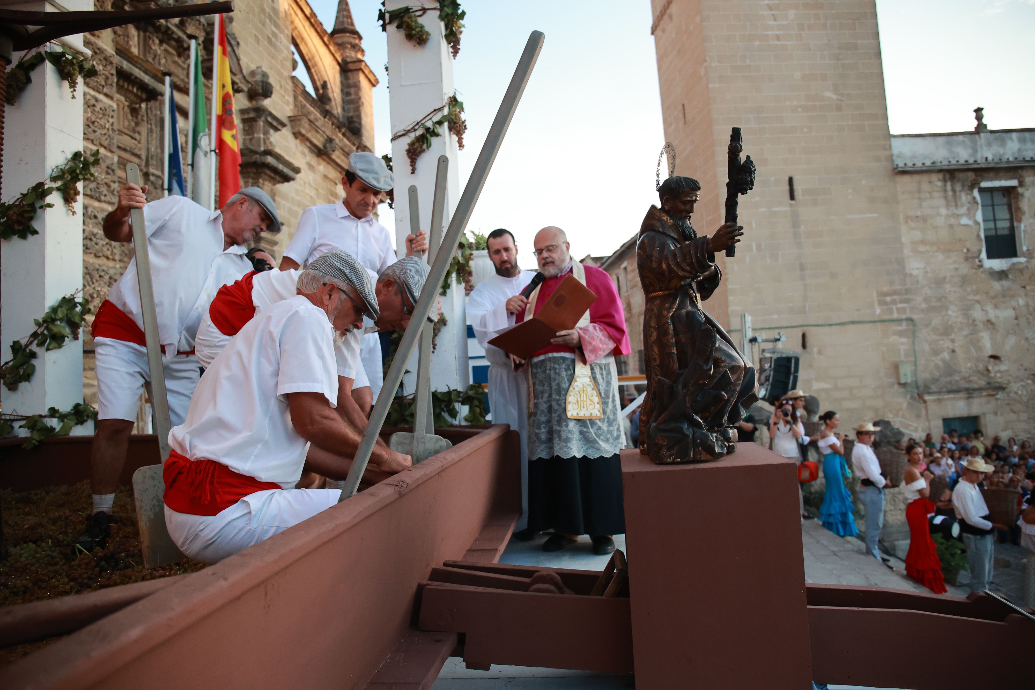 El acto de la Pisa de la Uva 