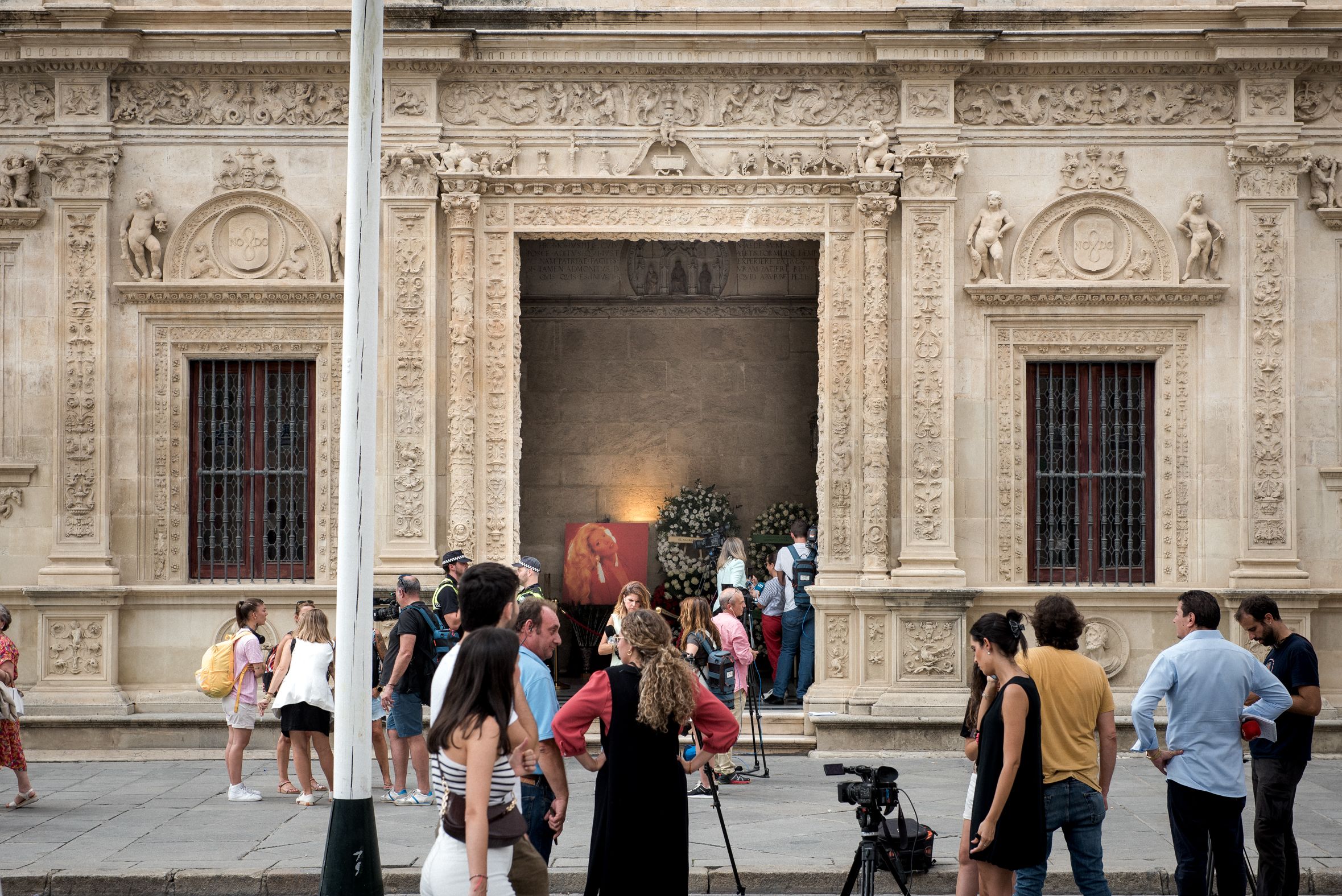 CAPILLA ARDIENTE MARIA JIMENEZ SEVILLA 14