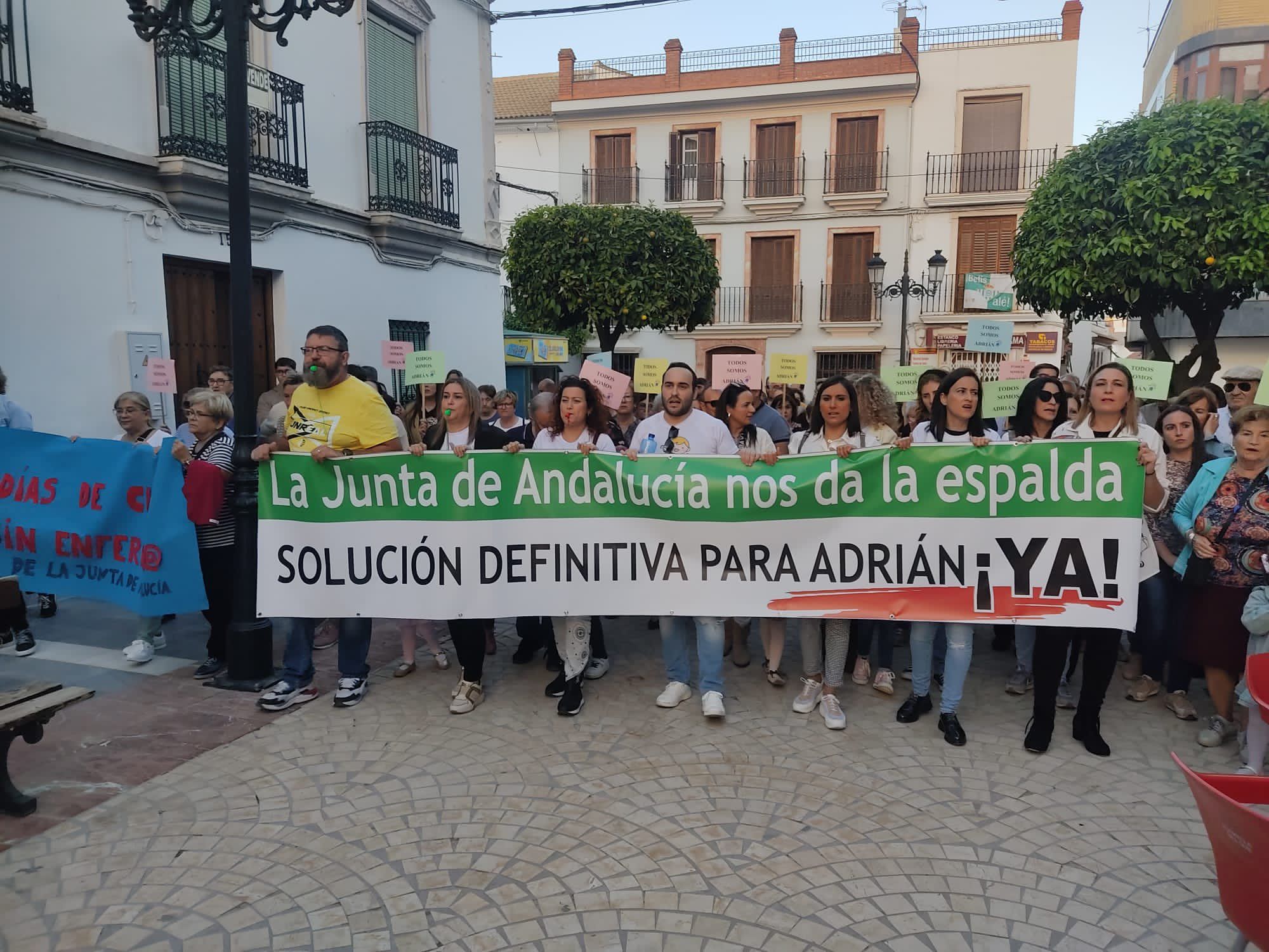 Una de las manifestaciones celebradas en Herrera en apoyo a Adrián.