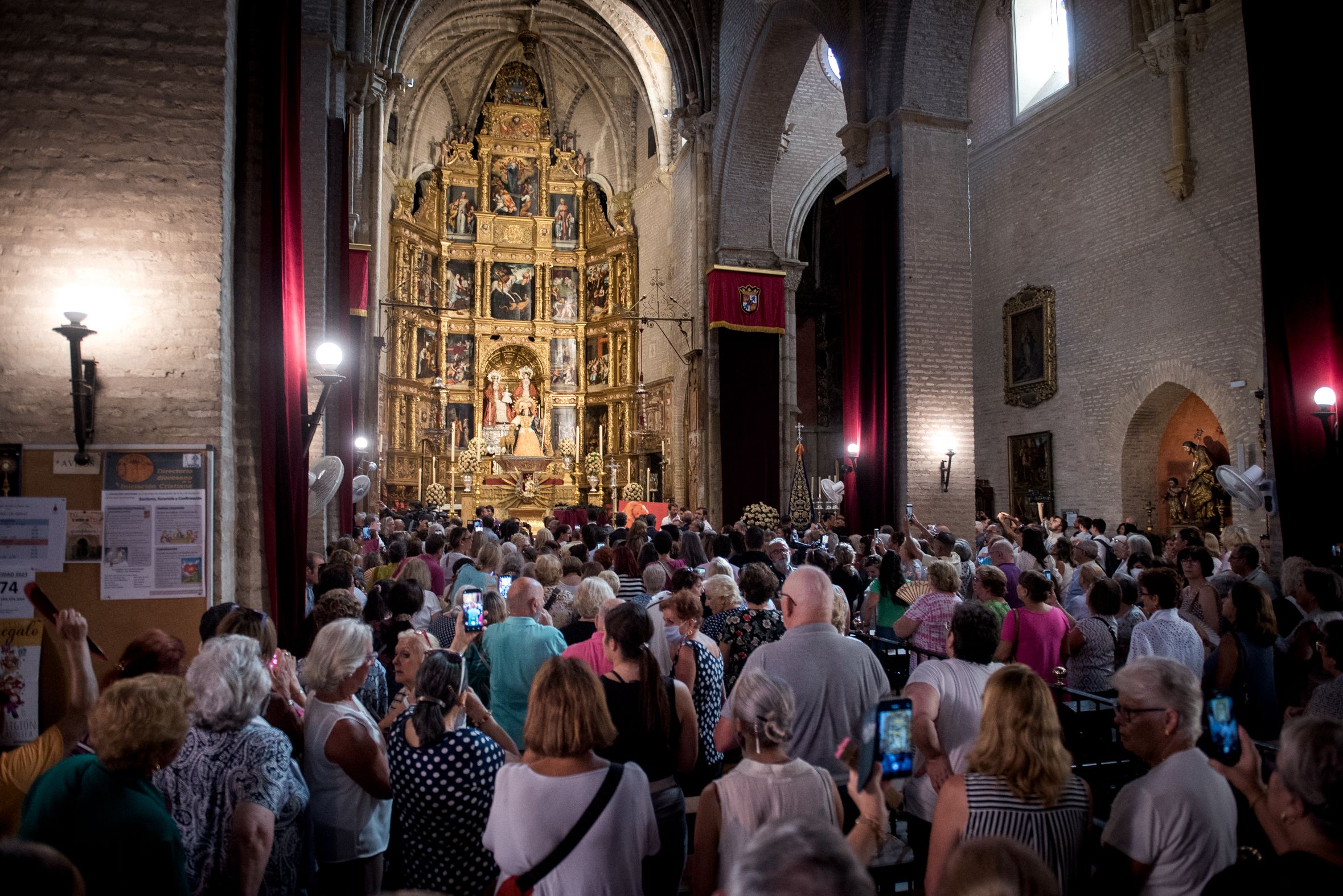 ENTIERRO DE MARIA JIMENEZ EN SEVILLA 