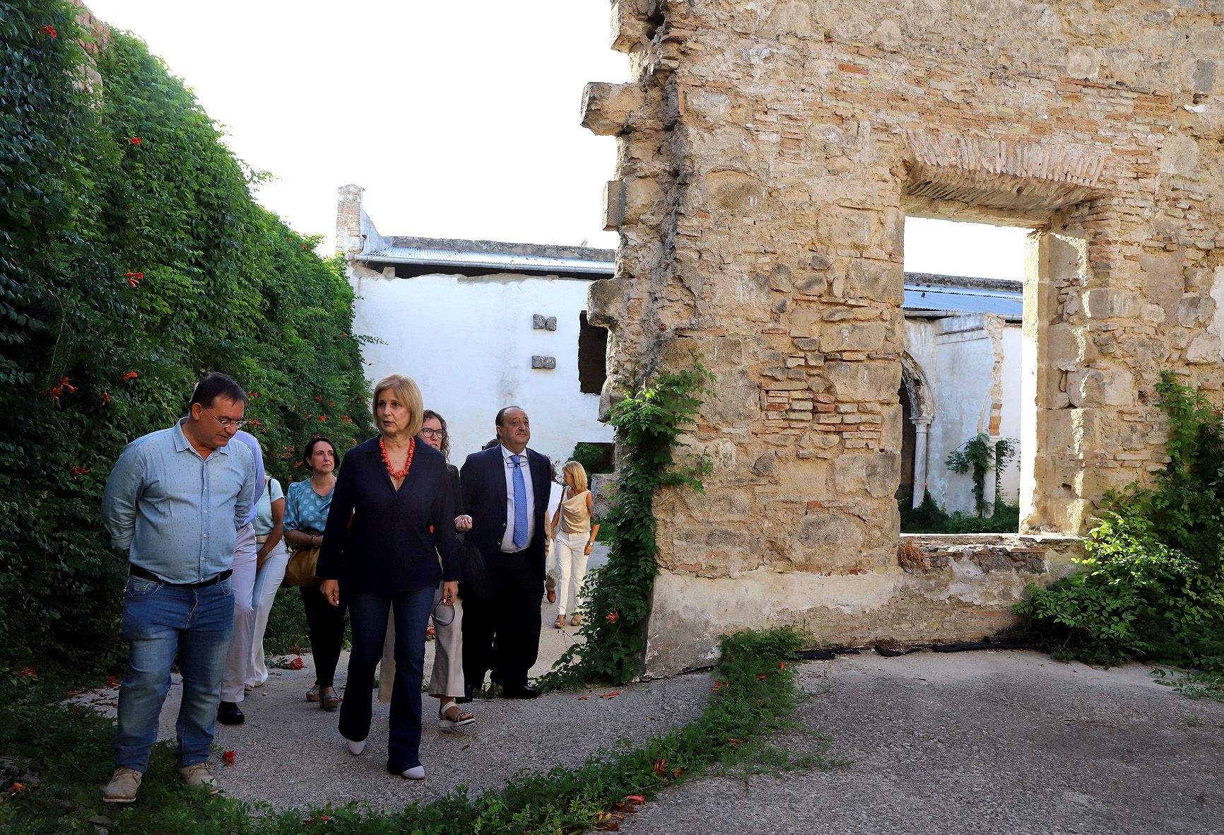 Reciente visita al palacio por parte del gobierno local.