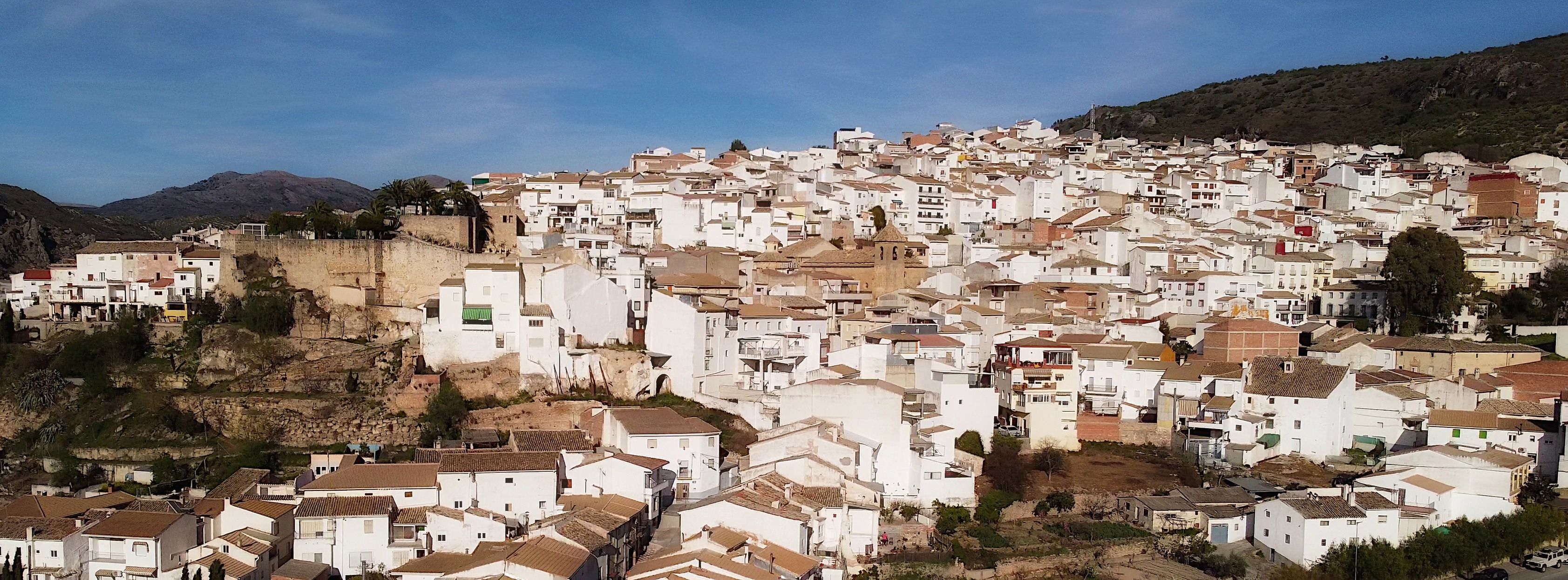 Castillo de Locubín, donde se encuentra el epicentro del terremoto de la pasada noche.