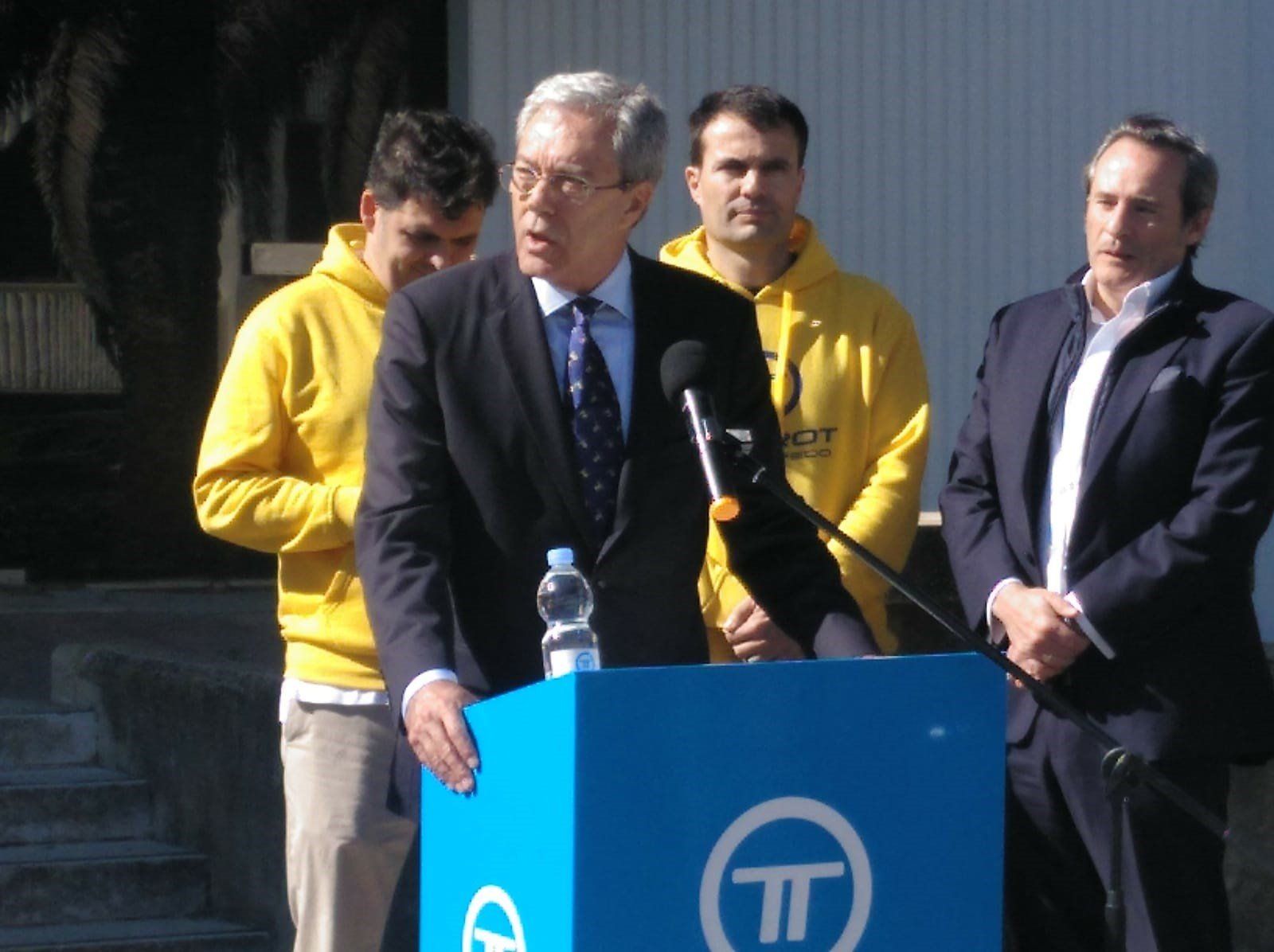 Rogelio Velasco, consejero de Economía, Conocimiento, Empresas y Universidad, en un acto en Torrot.