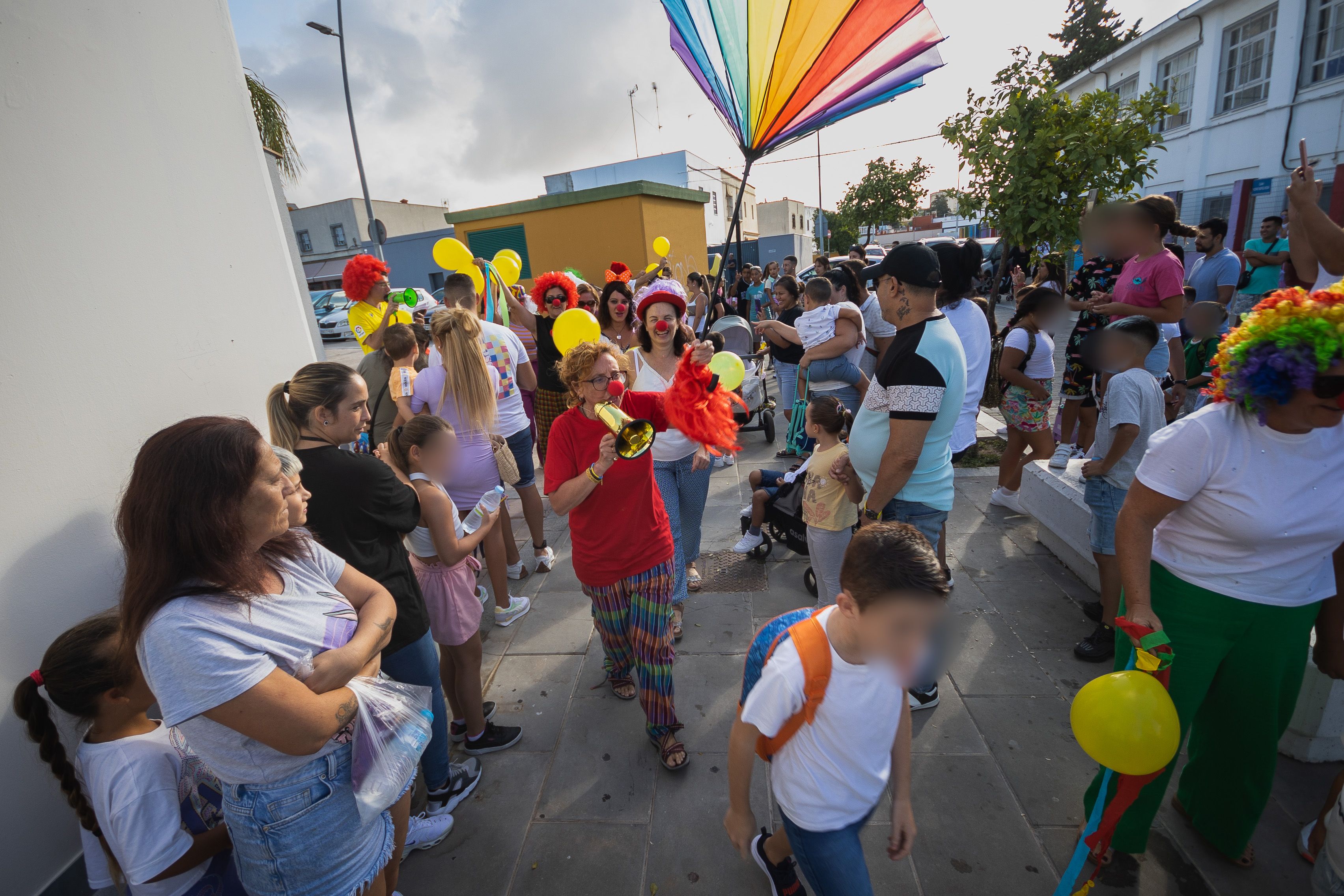 El inicio del curso 'de circo' en el CEIP Federico Mayo.