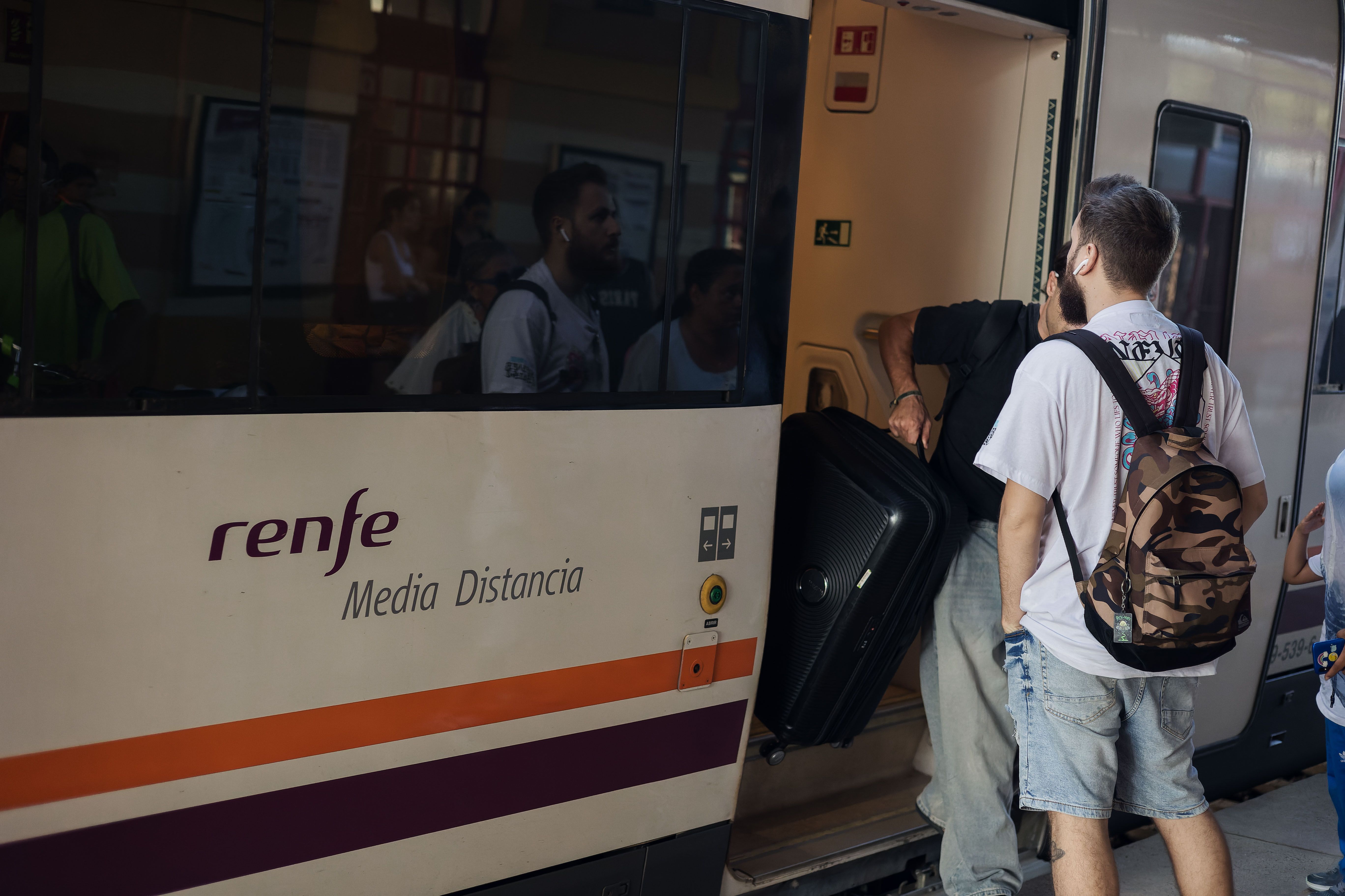 Un tren Renfe en Sevilla. 