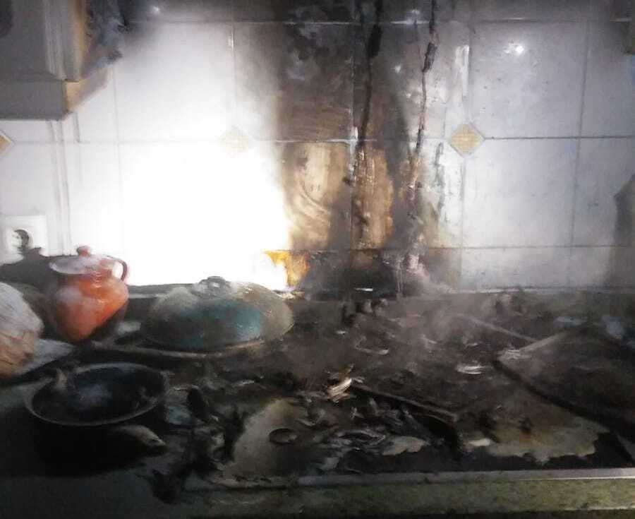 La cocina, calcinada, tras el incendio.