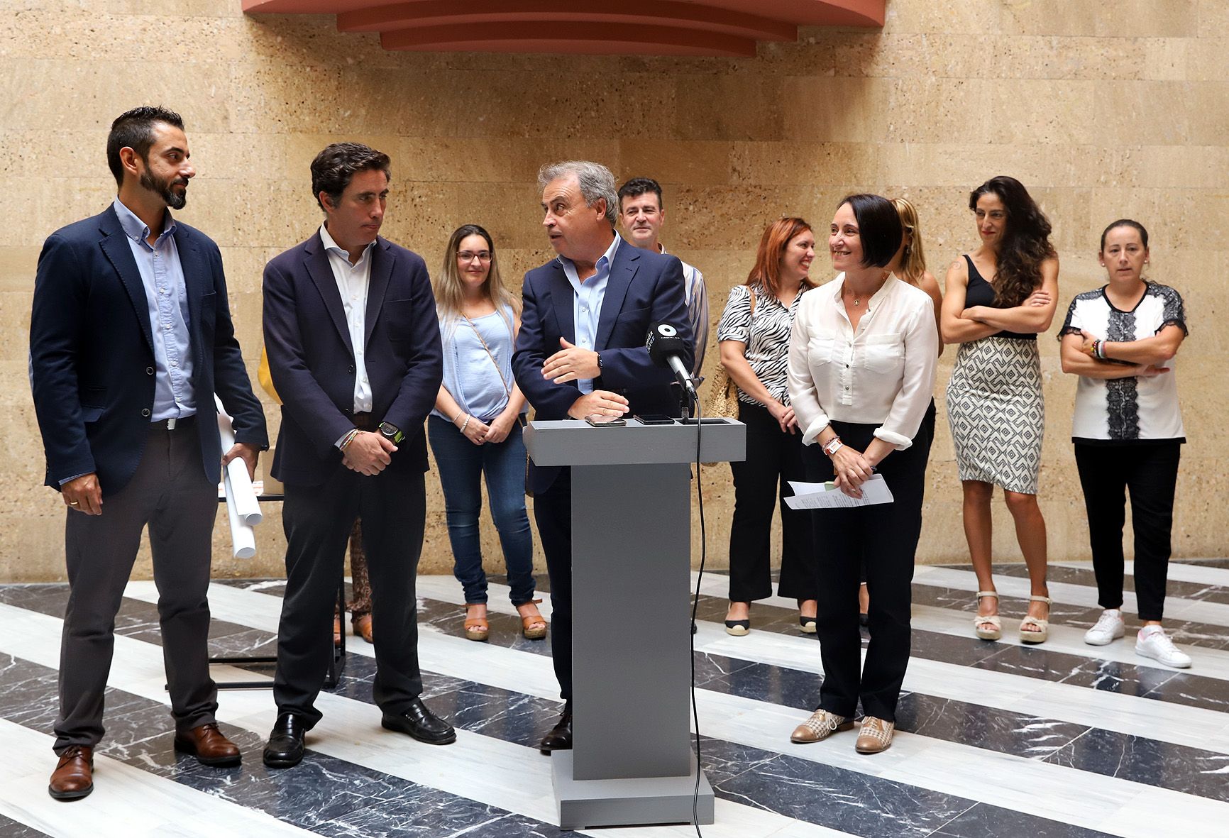 Antonio de Real y Nela García, en la presentación del acuerdo.