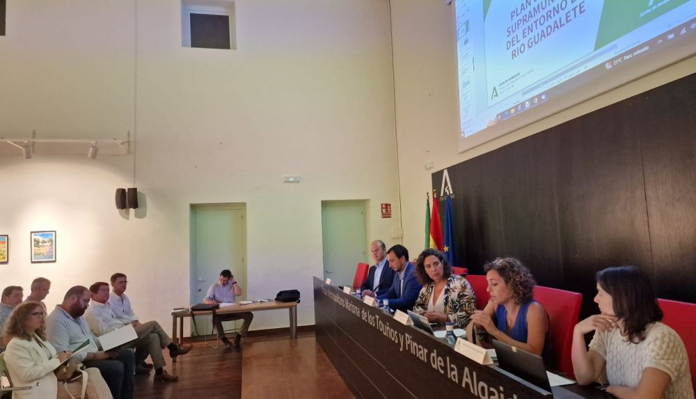 Un momento del acto sobre el Guadalete en Los Toruños, este jueves.