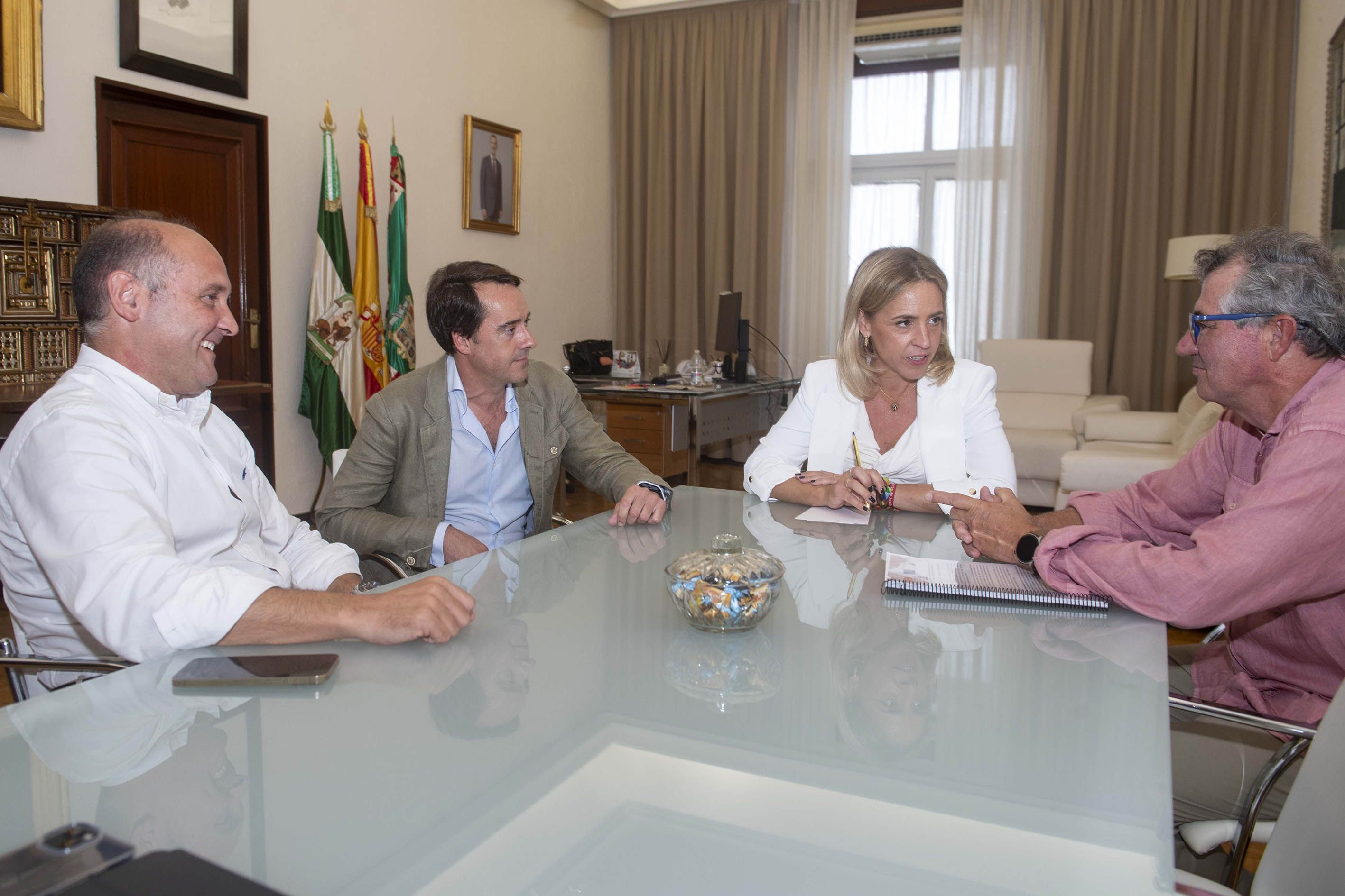 Reunión de la presidenta de la Diputación con la representación de Asaja.