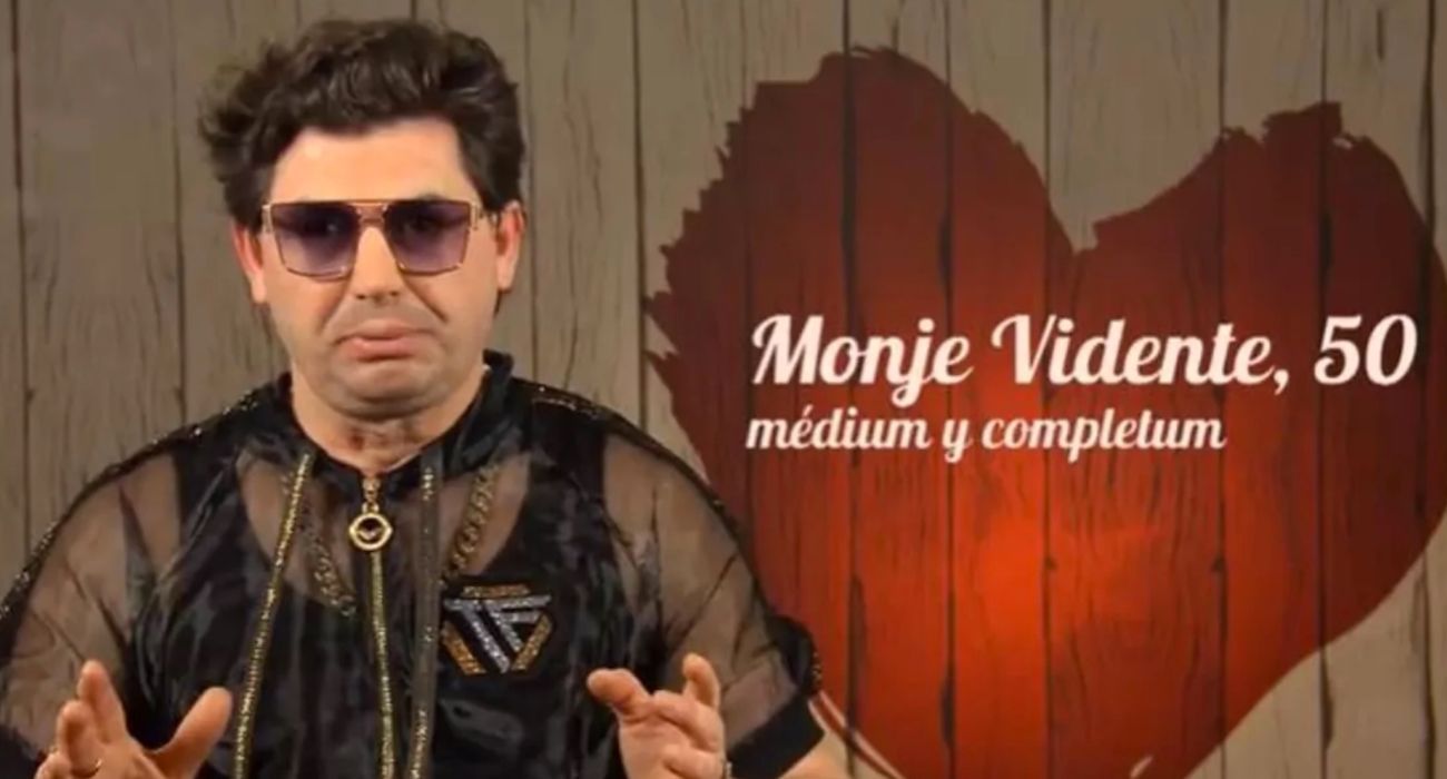 Monje Vidente, exconcursante de 'First Dates', está siendo buscado por las autoridades policiales.