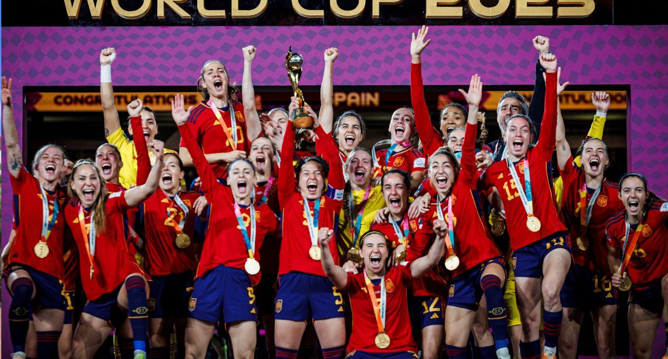 Las jugadoras españolas tras conquistar el Mundial de fútbol. 