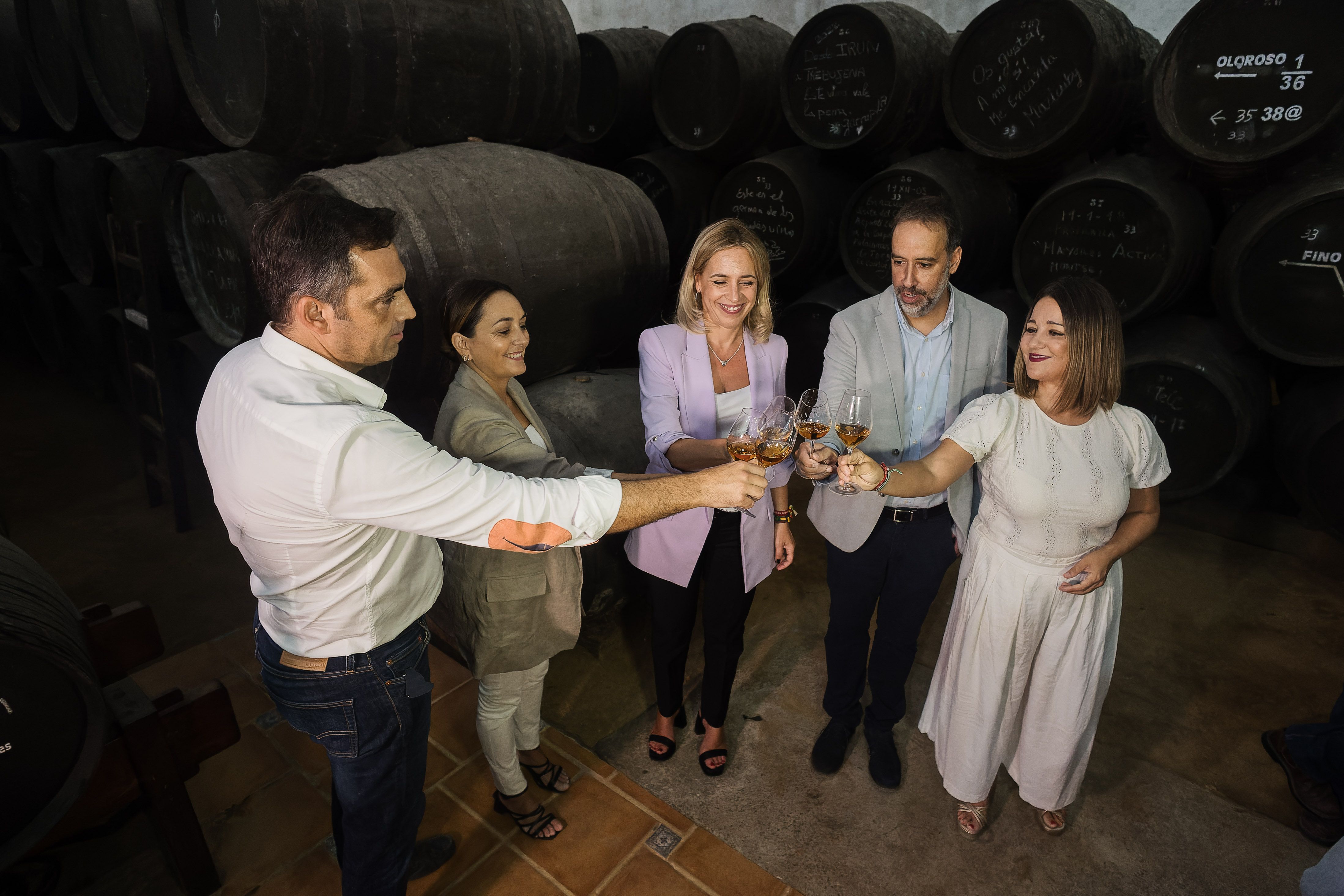 Brindis de honor tras la visita institucional, en la cooperativa de Palomares.