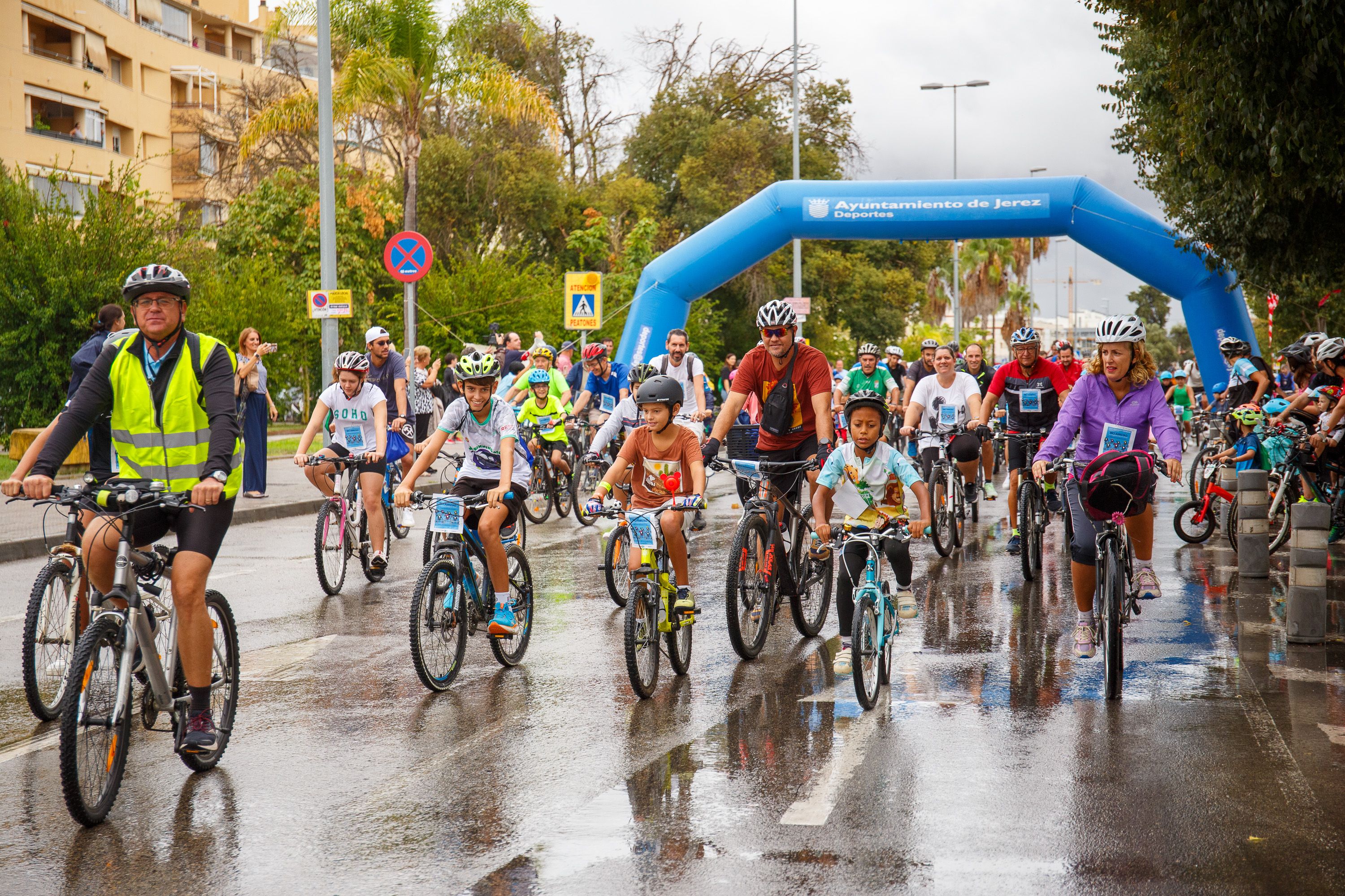 Imagen de la Marcha Ciclista 'Bici-Amistad' en Jerez.