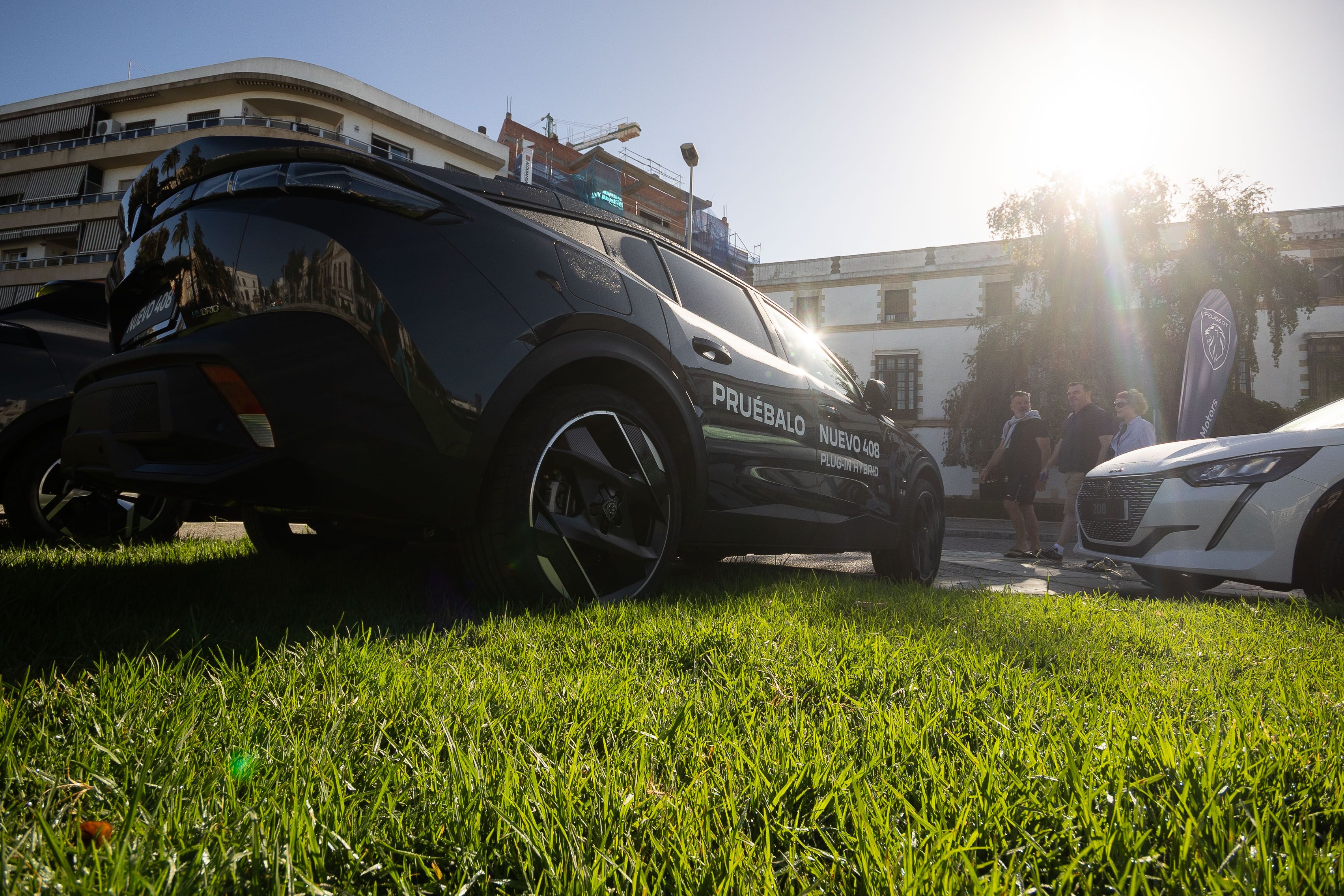 Uno de los coches que han llenado el Mamelón estos días.