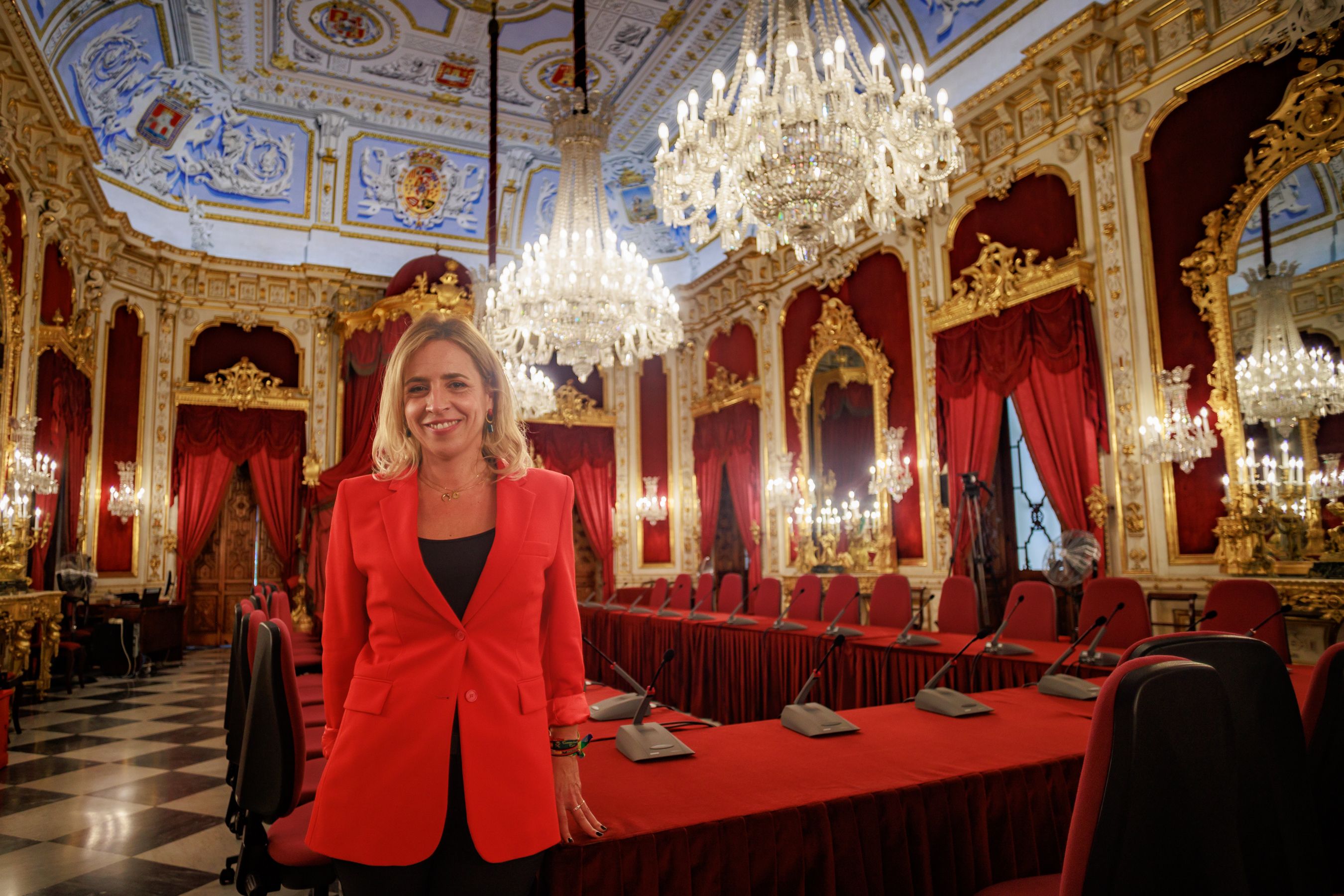 Almudena Martínez, presidenta de la Diputación de Cádiz, es criticada por el Xerez Deportivo FC.