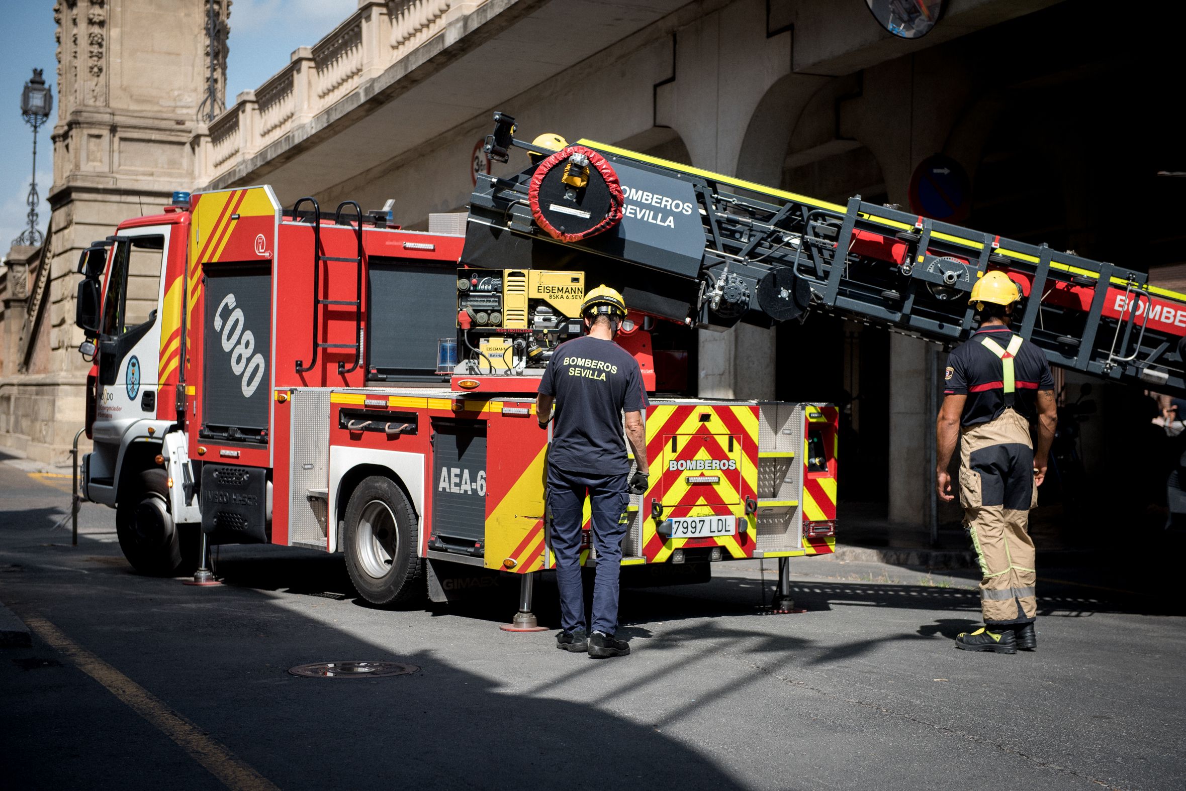 Imagen de archivo del parque de bomberos de Sevilla. Dos personas han sido trasladadas al hopsital.