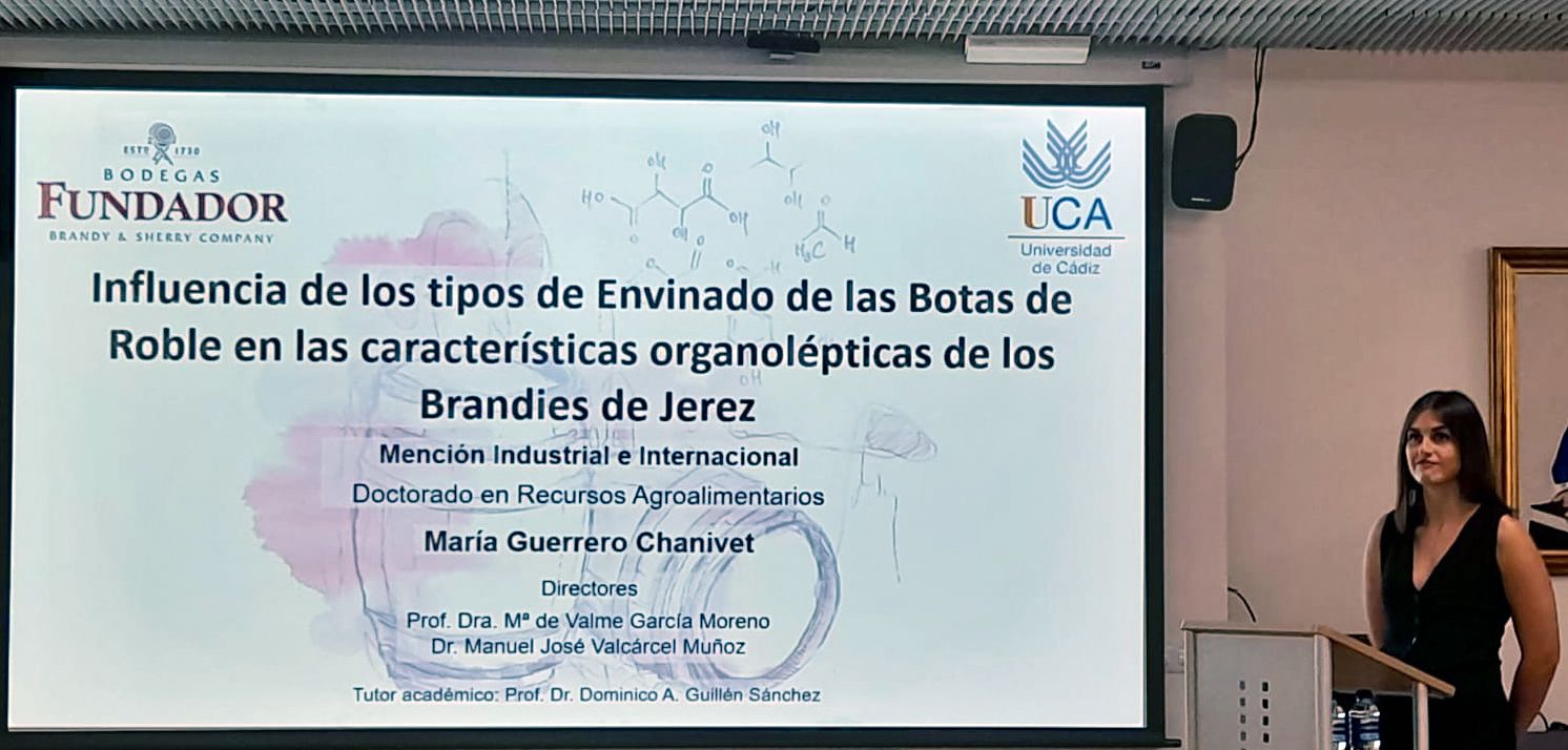 Defensa de la tesis por la doctora María Guerrero de la UCA.