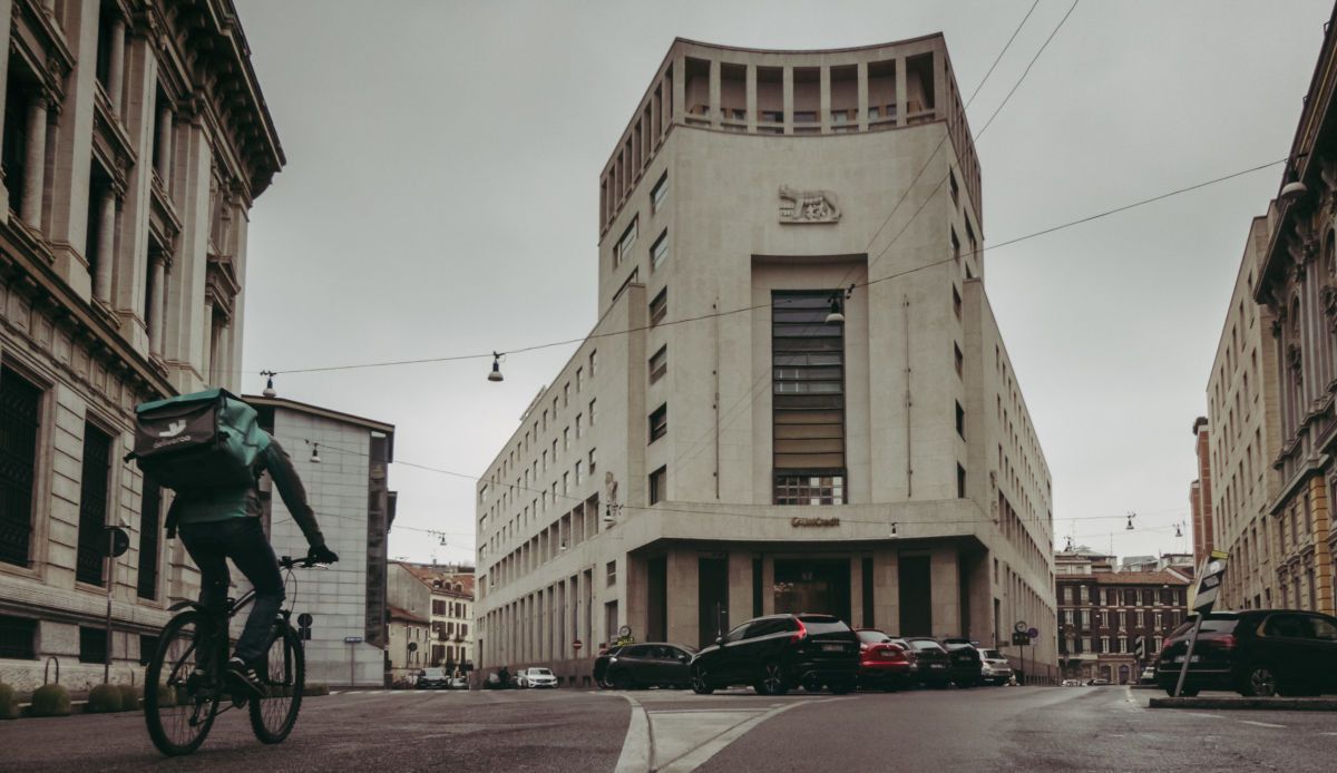 Una valle de Milán, vacía tras la cuarentena oficiosa. FOTO:  Flickr Alberto Trentanni