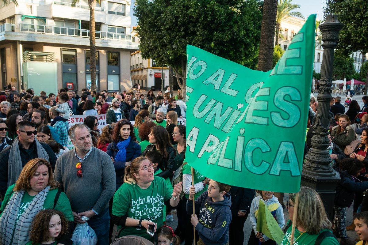 Un momento de la huelga educativa celebrada en Jerez el pasado 4 de marzo. FOTO: MANU GARCÍA