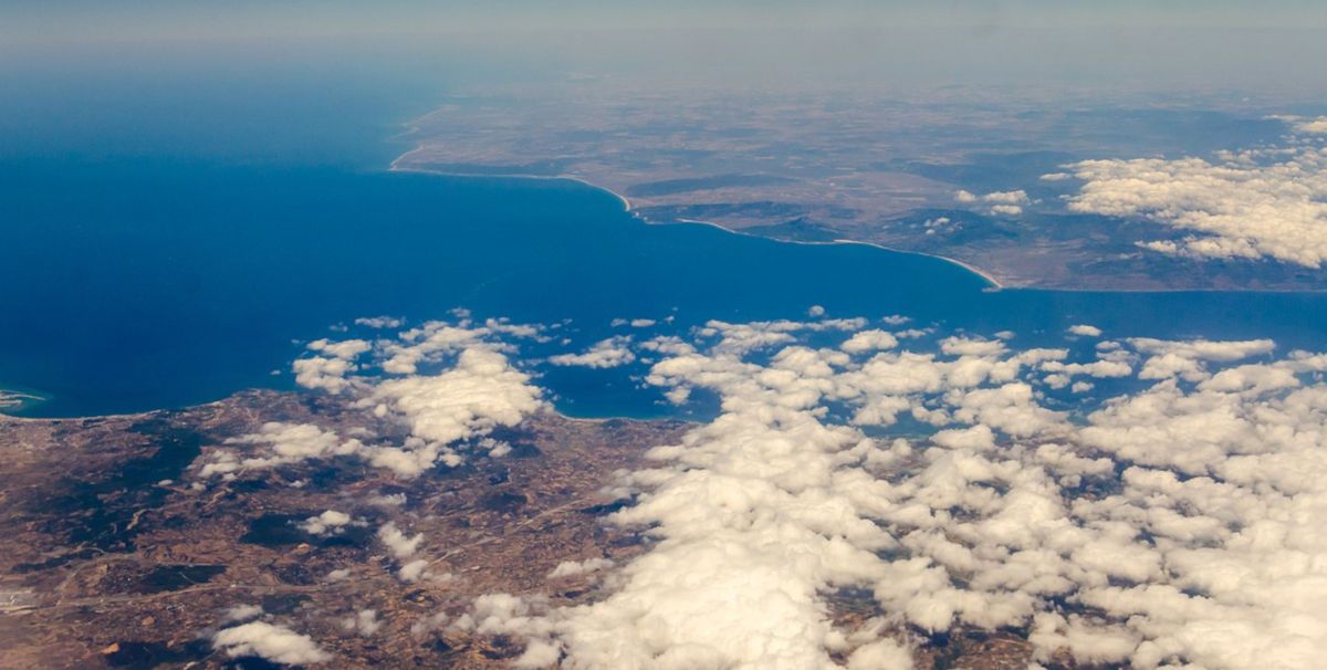 El Estrecho de Gibraltar, y la provincia de Cádiz, desde el aire. 
