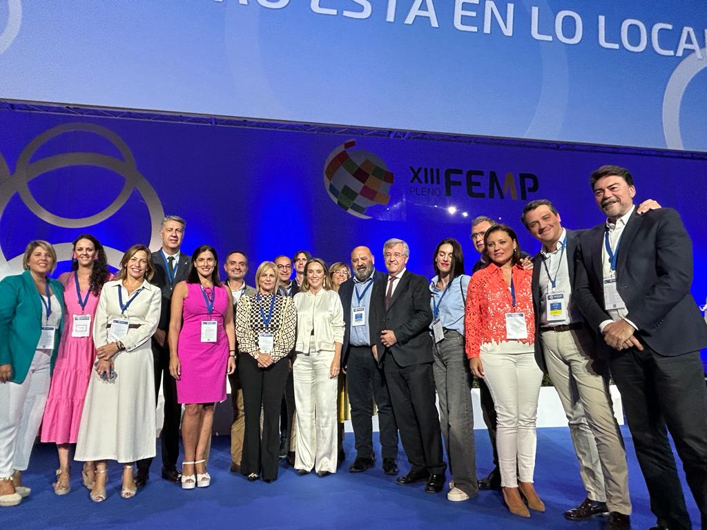 La alcaldesa de Jerez, muy contenta por haber sido elegida presidenta.