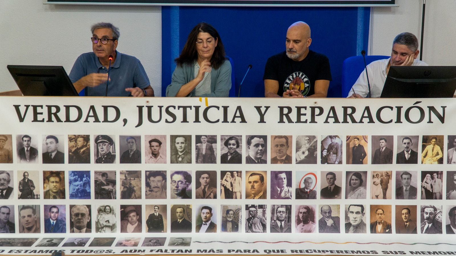 La nueva asociación memorialista durante su constitución en Cádiz.