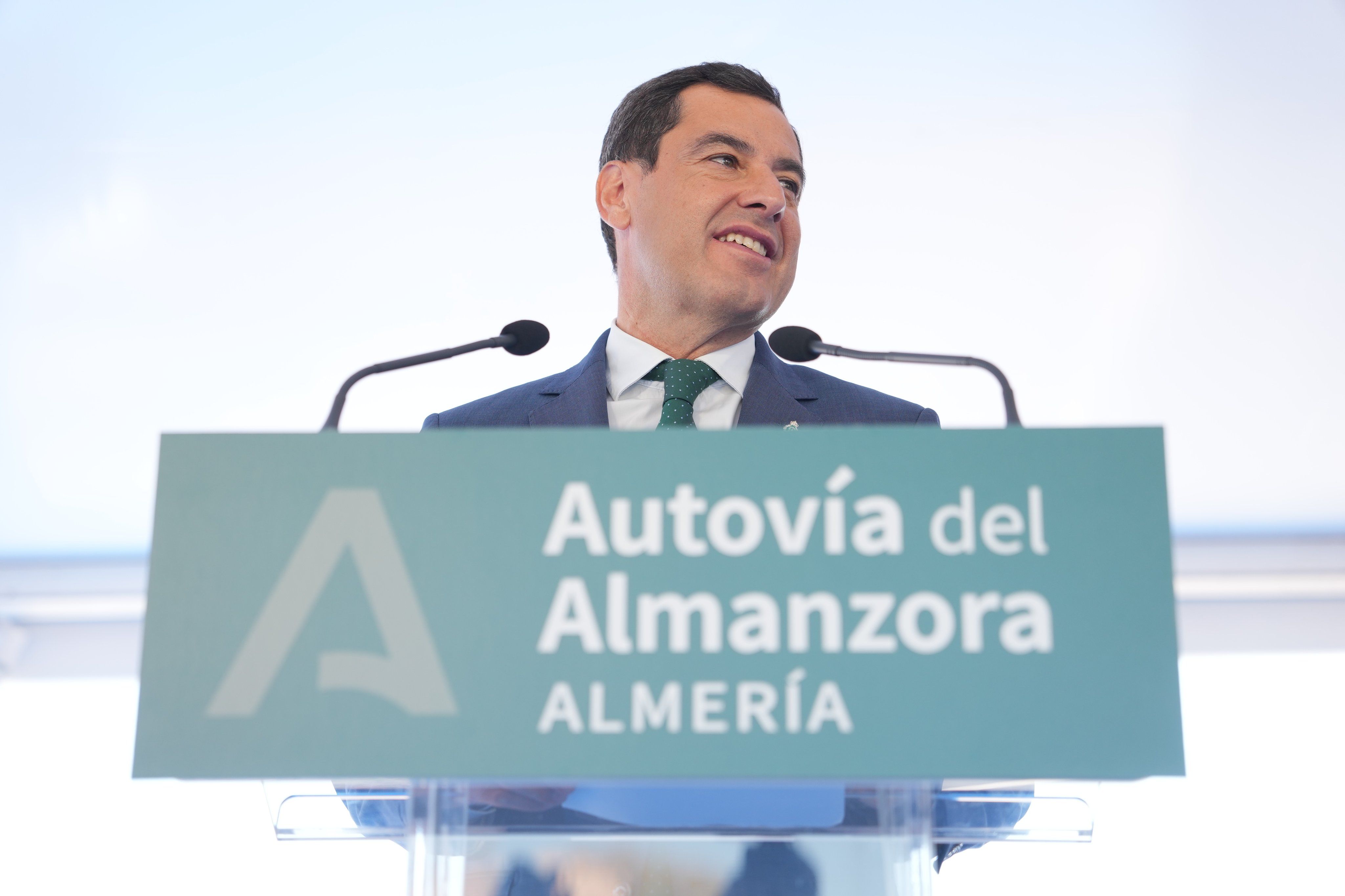 Juanma Moreno en el acto de este lunes. Juanma Moreno en el acto de este lunes.