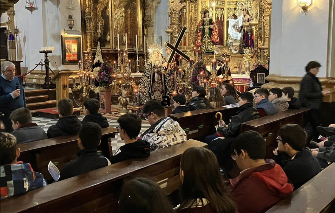 Titulares de Los Afligidos de Cádiz en su capilla.