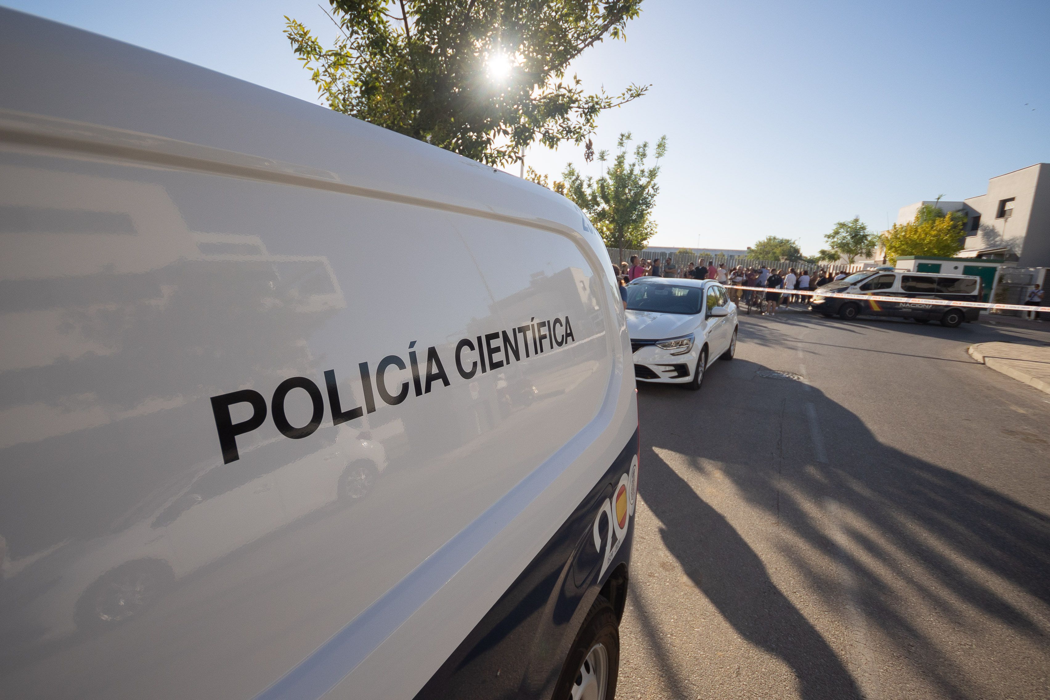 Vehículo de la policía científica en Jerez.