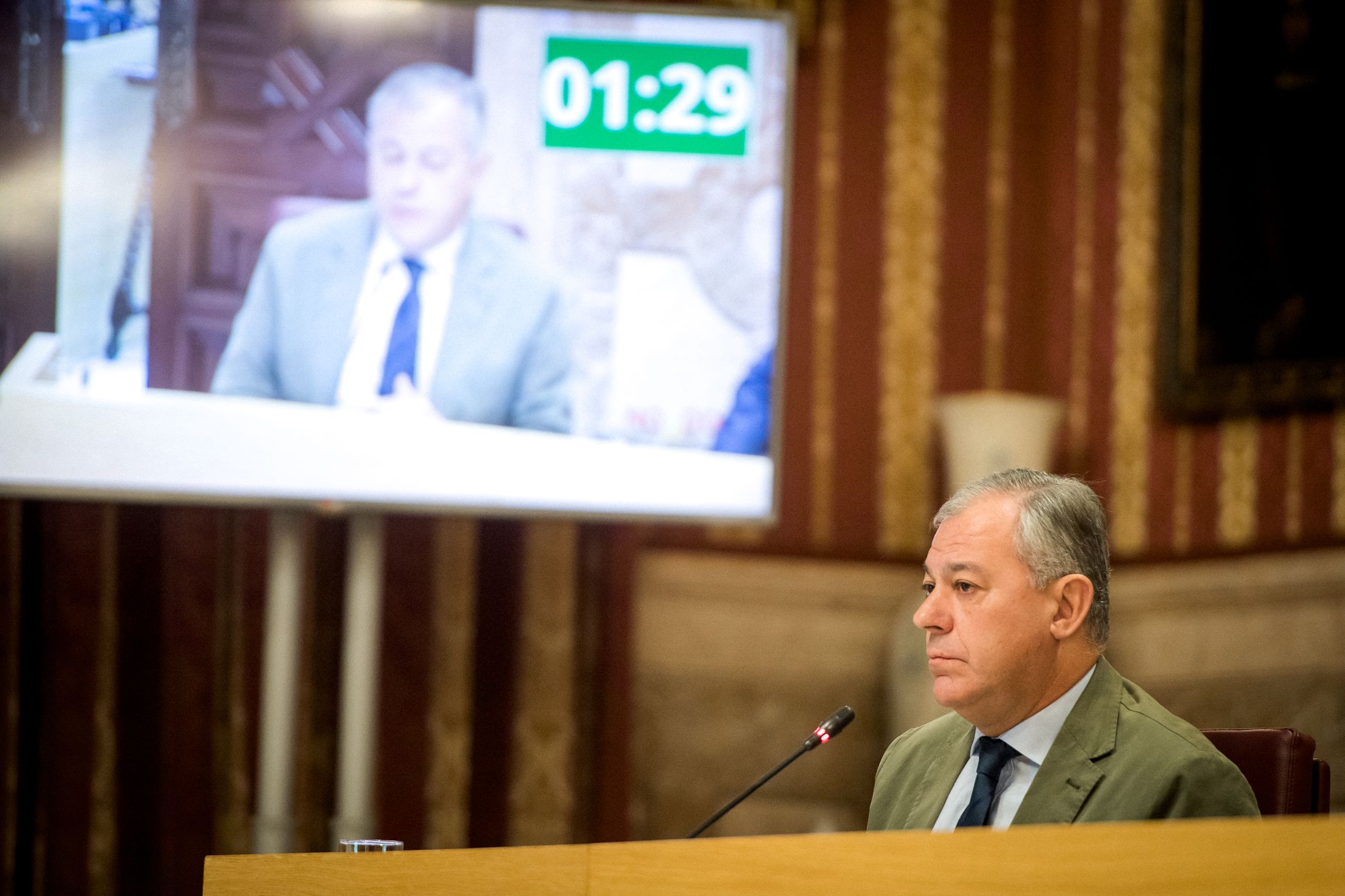 José Luis Sanz, alcalde de Sevilla, durante el pleno.
