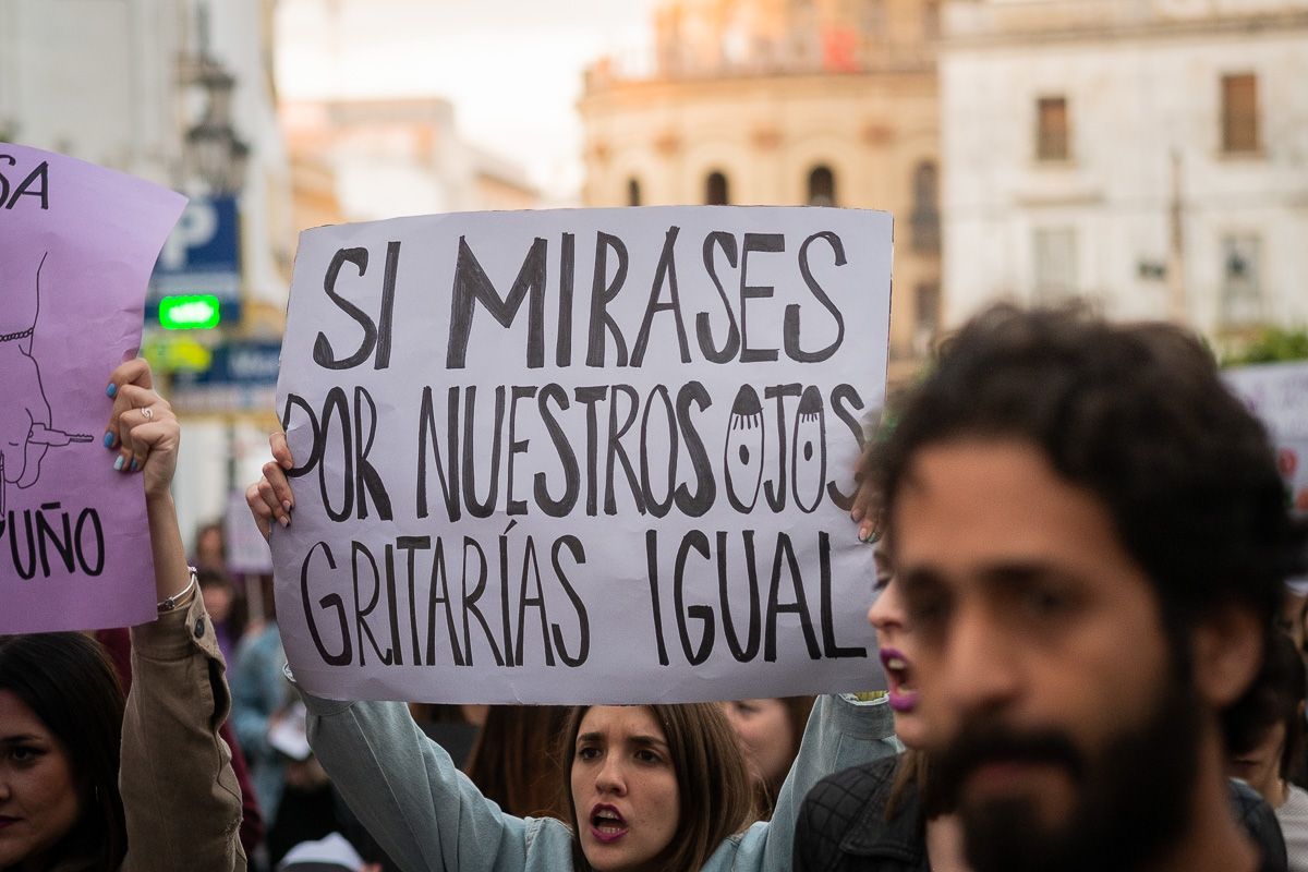 Un cartel reclamando igualdad durante la manifestación del 8M de 2020.