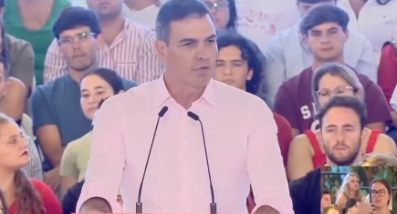 Pedro Sánchez, durante su intervención en La Rinconada (Sevilla).