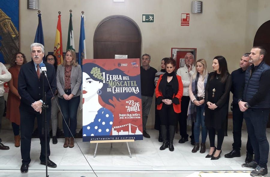 Un momento de la presentación del cartel de la I Feria del Moscatel de Chipiona. Un momento de la presentación del cartel de la I Feria del Moscatel de Chipiona.