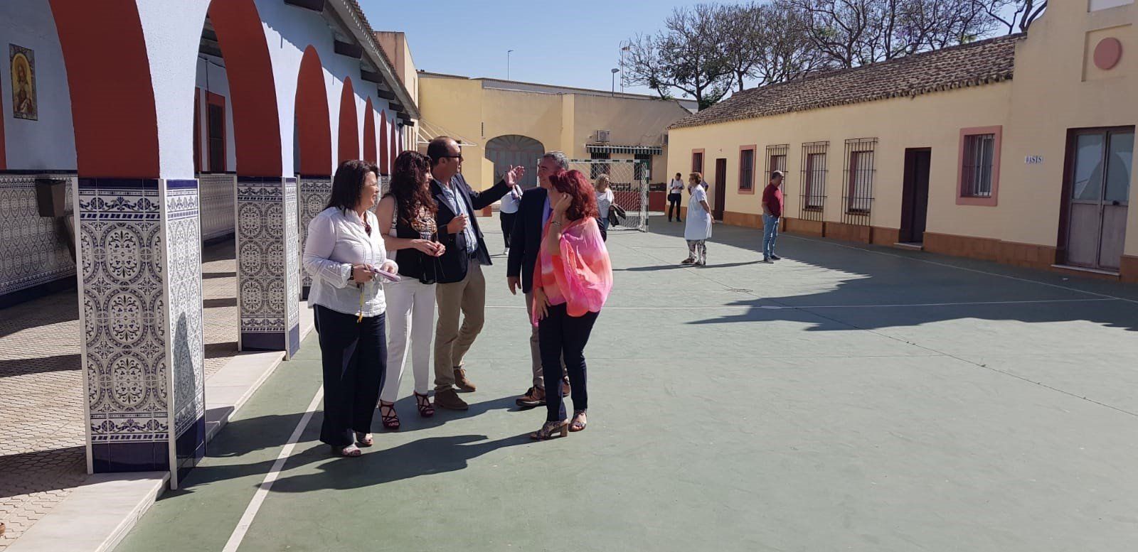 La consejera Rocío Ruiz, en una visita reciente al centro de acogida Manuel de Falla en Jerez. La consejera Rocío Ruiz, en una visita reciente al centro de acogida Manuel de Falla en Jerez.