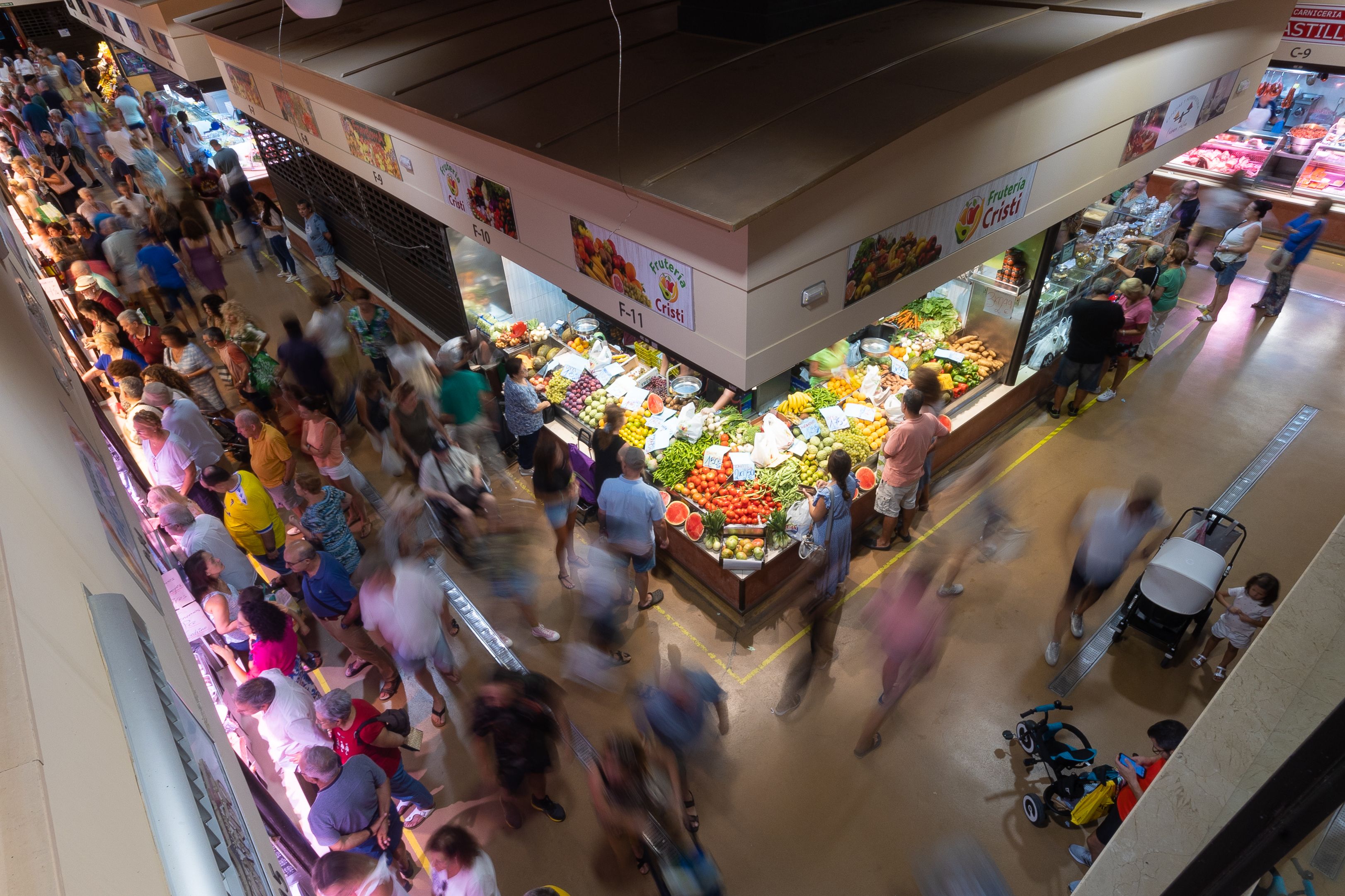 Mercado central de abastos de Chiclana, en una imagen reciente, uno de los más ambientados y ricos de la provincia de Cádiz, prueba de la pujanza de este municipio.