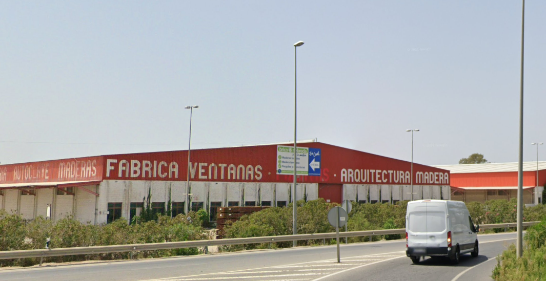 Antiguas instalaciones de Polanco en Chiclana, cerca de donde han sido hallados los restos humanos.