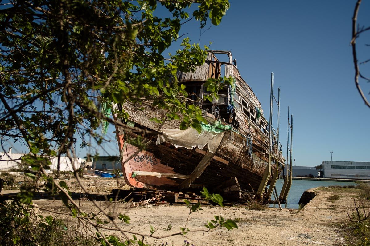 El Vaporcito, abandonado en El Puerto, en una imagen reciente. FOTO: MANU GARCÍA
