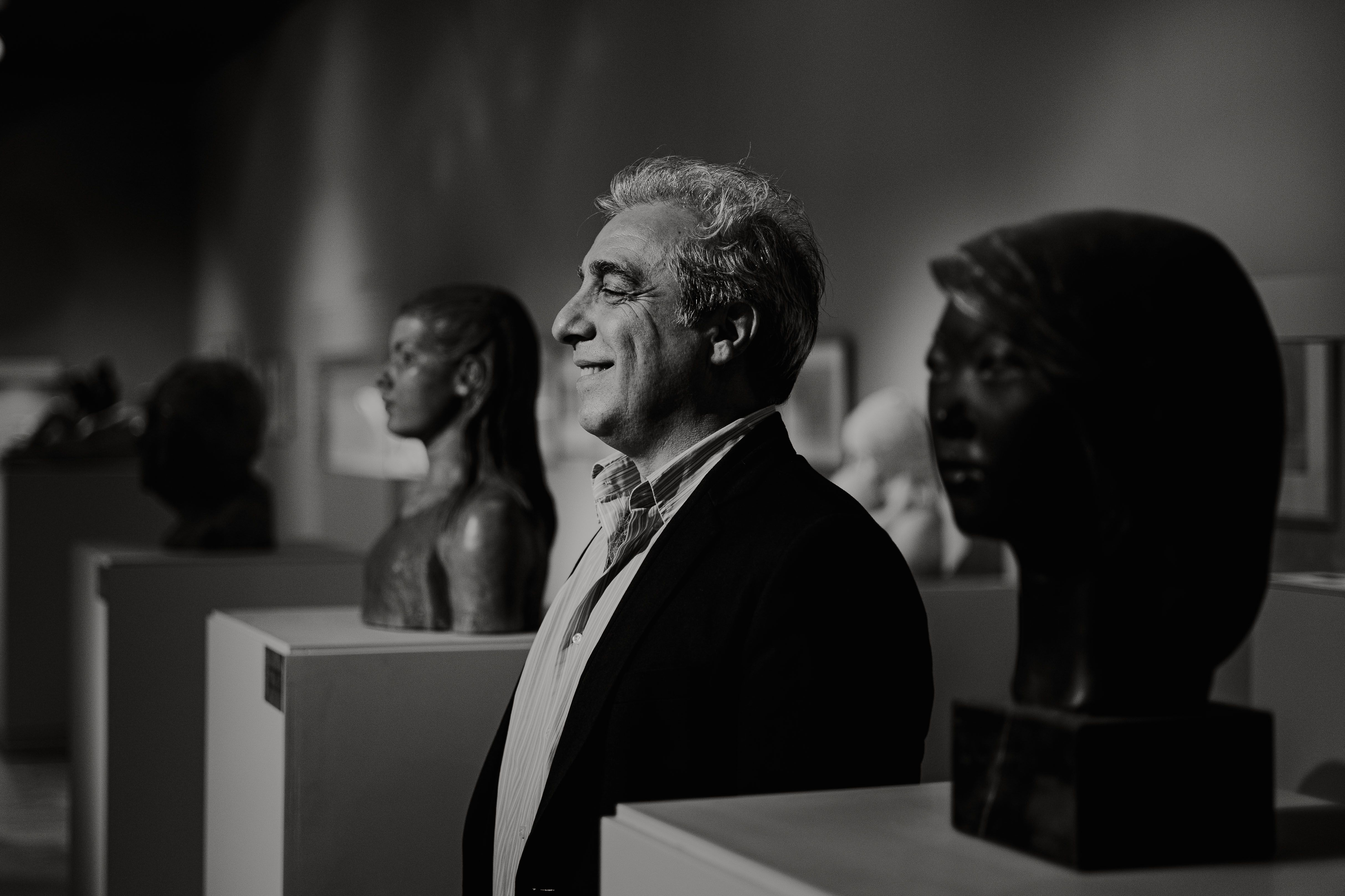 El psicólogo y directivo empresarial Juan Gosálvez, especialista en inteligencia artificial, posando para lavozdelsur.es.