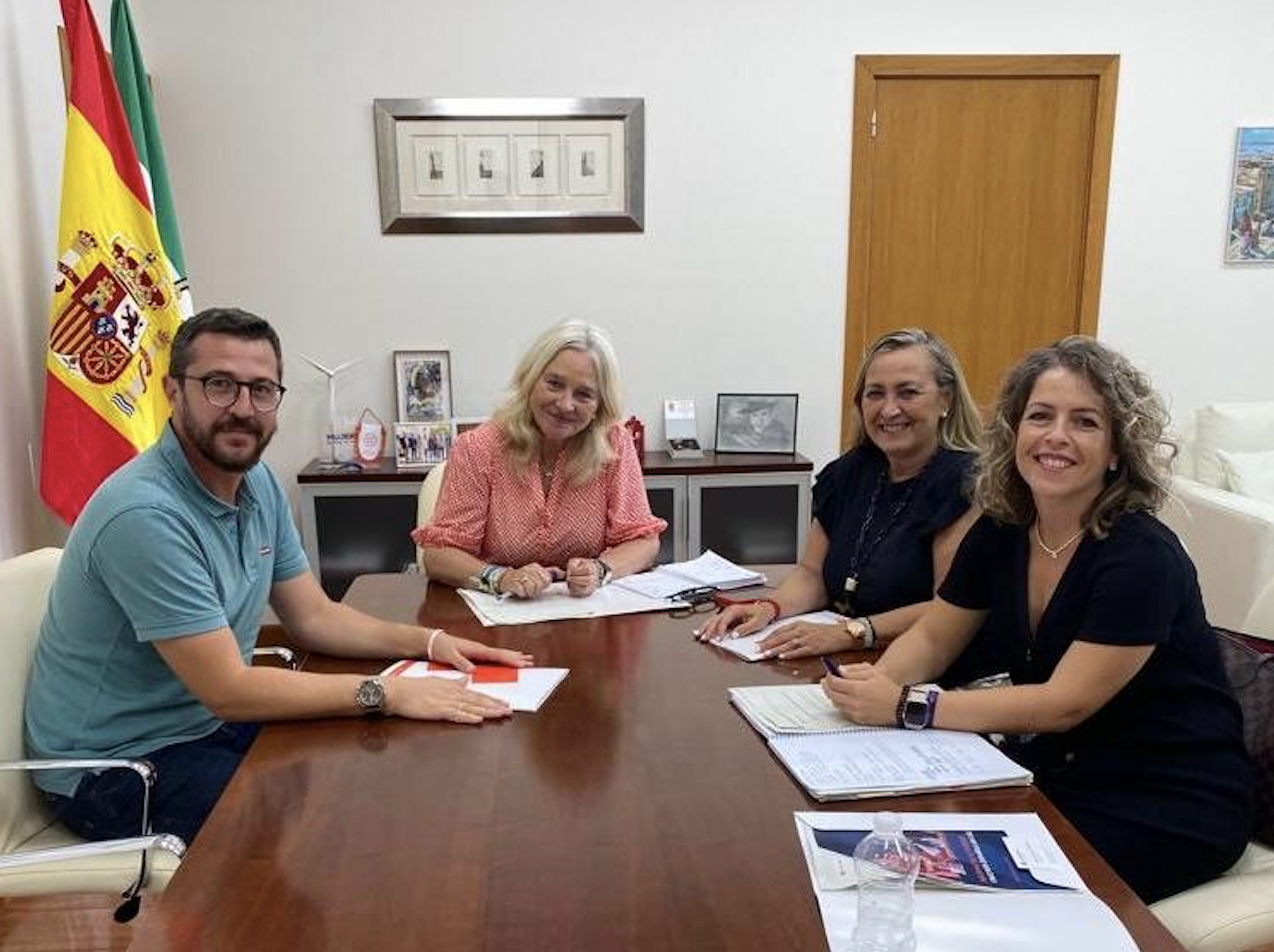 Mercedes Colombo se reúne con Cruz Roja en Cádiz para estrechar lazos. Mercedes Colombo se reúne con Cruz Roja en Cádiz para estrechar lazos.