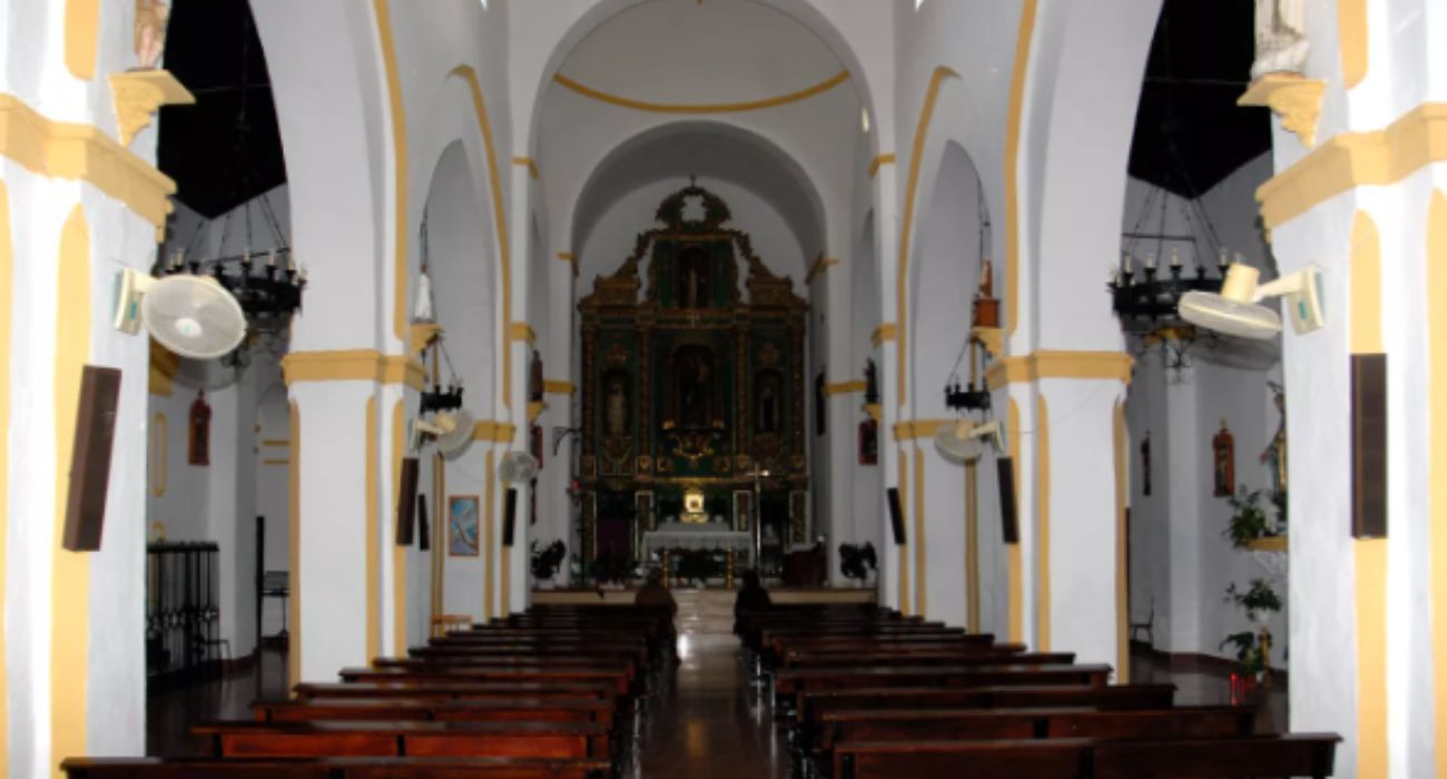 Una imagen de la iglesia de Canillas de Aceituno (Málaga) donde oficiaba misa el cura detenido.