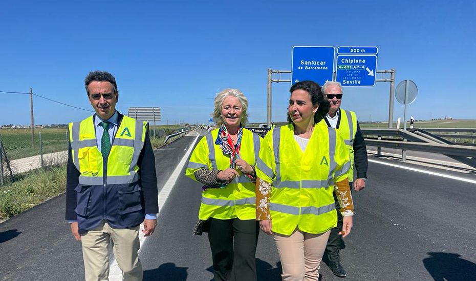 La delegada del Gobierno de la Junta de Andalucía en Cádiz, Mercedes Colombo, tras la entrega de las mejoras en la A 480.
