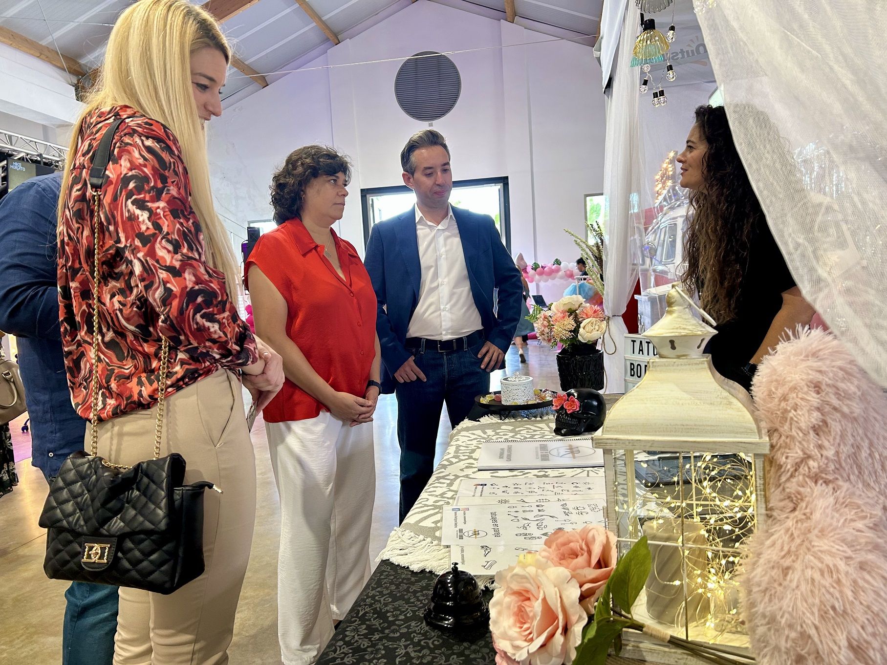 La inauguración de la feria de bodas en Sanlúcar, con la alcaldesa, Carmen Álvarez.
