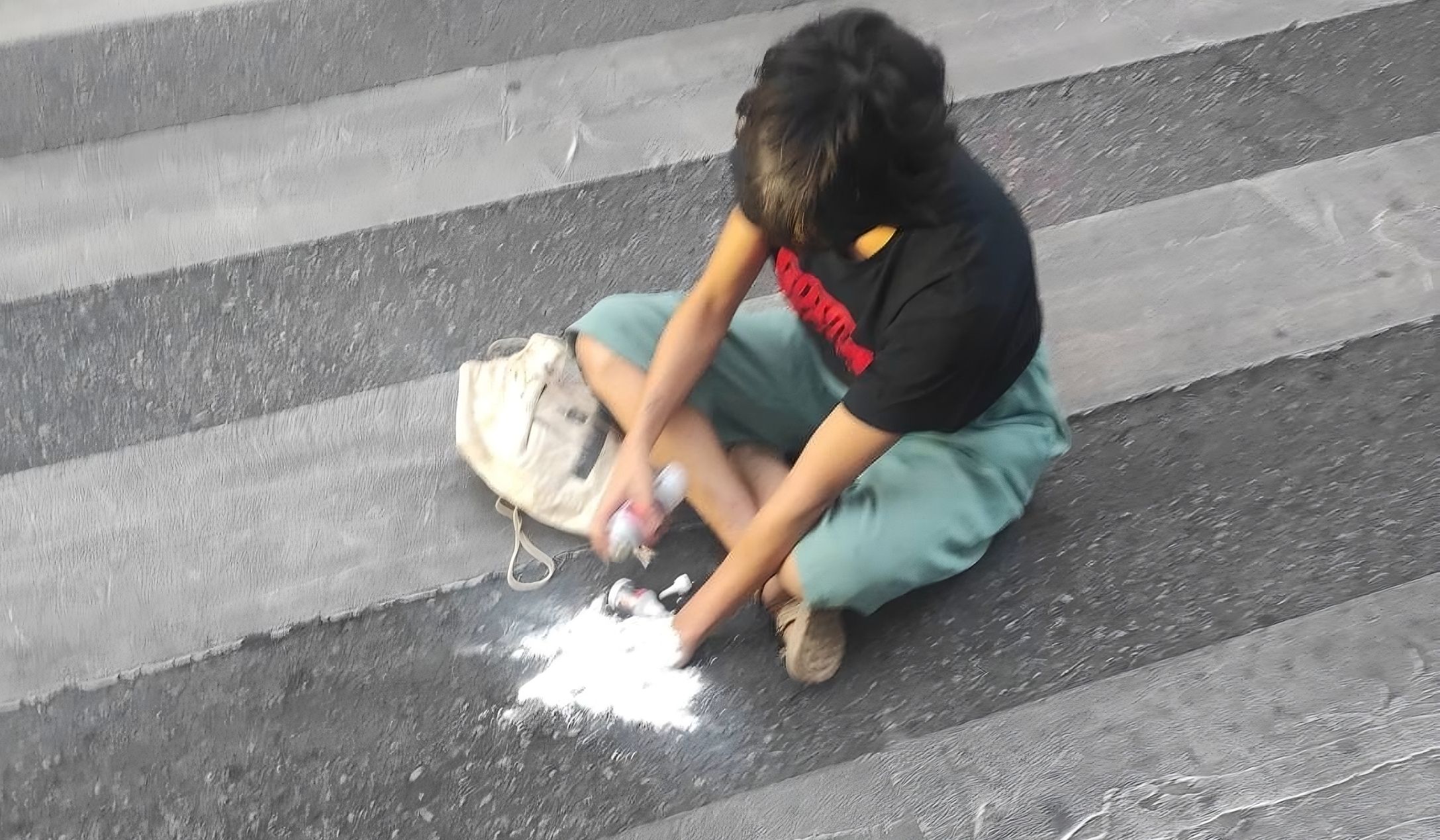 Una de las manifestantes de Futuro Vegetal en Granada, este viernes.