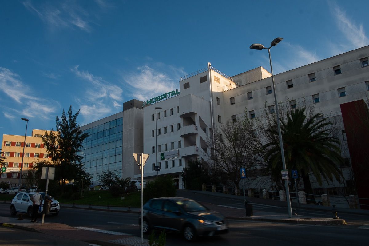 El Hospital de Jerez, en una imagen reciente. FOTO: MANU GARCÍA